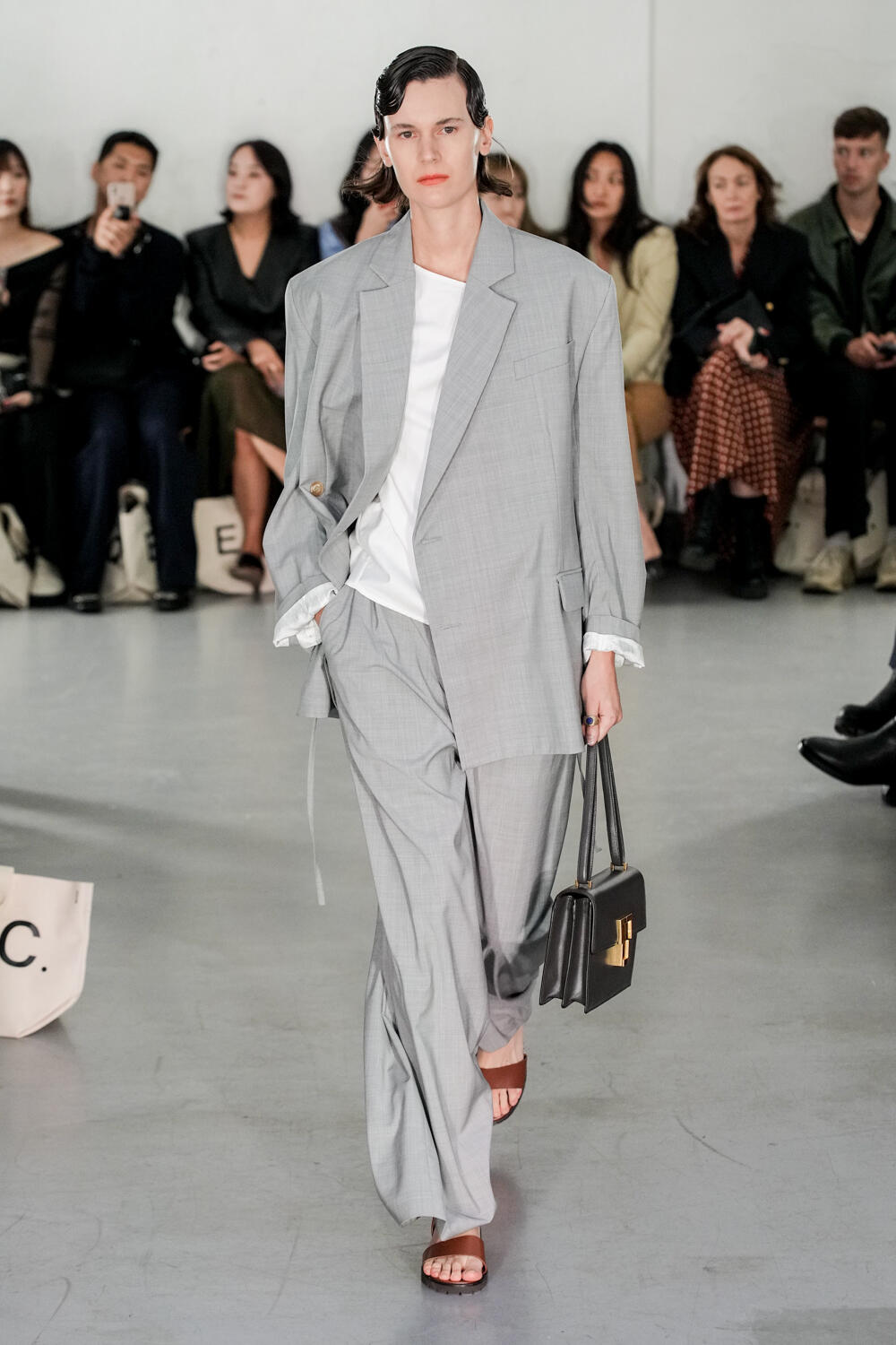 Look 15