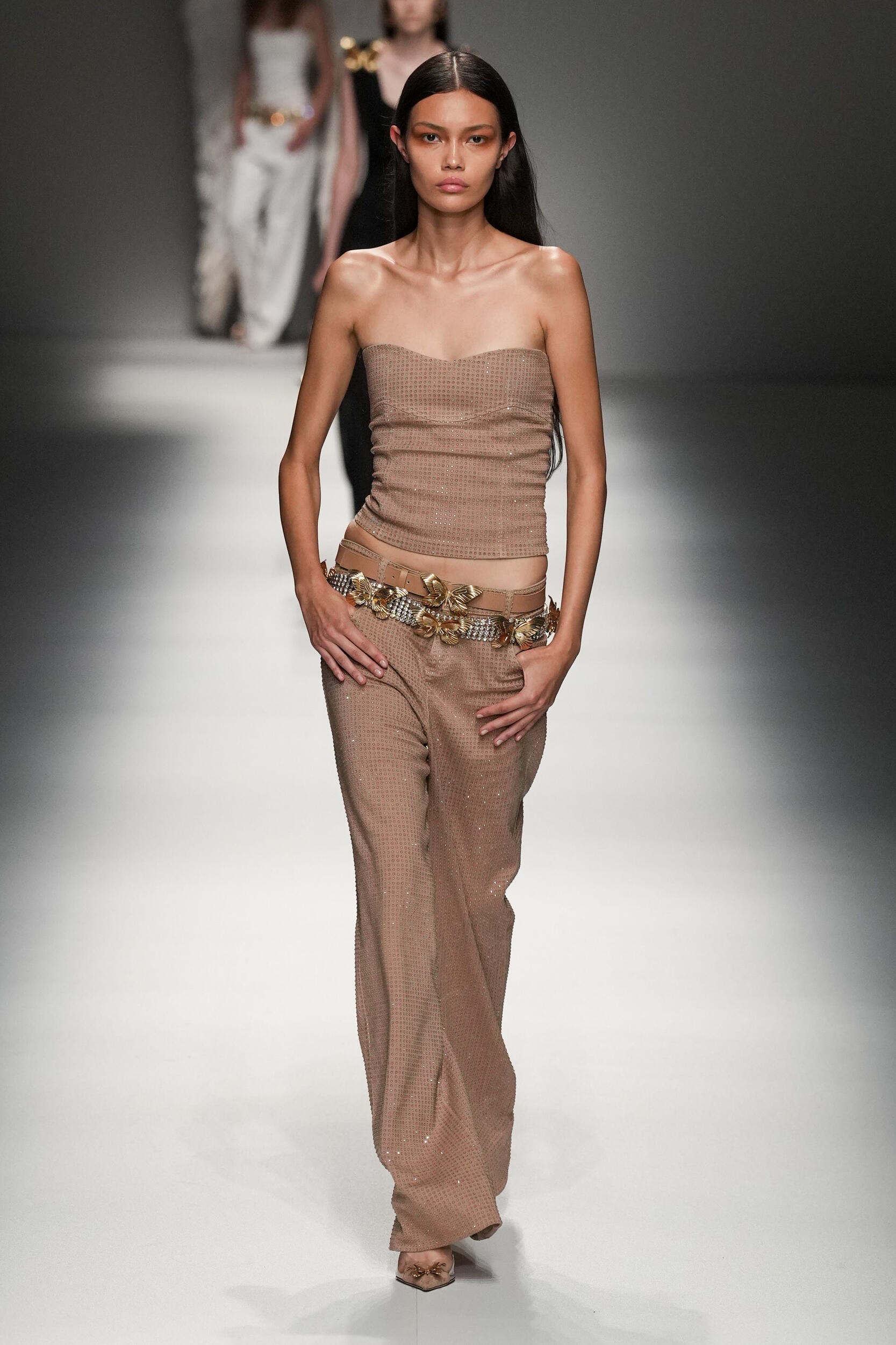Look 7