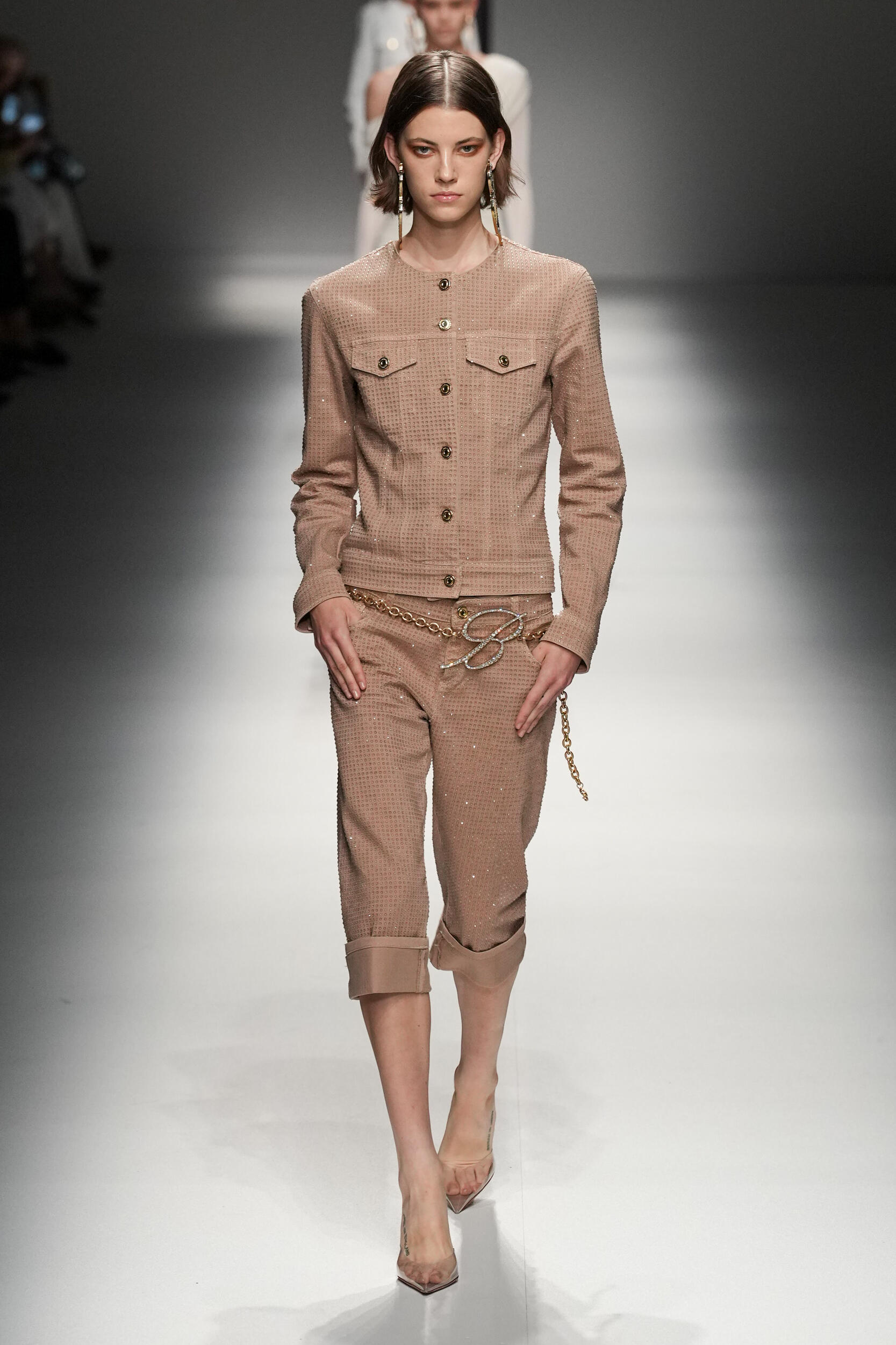 Look 10