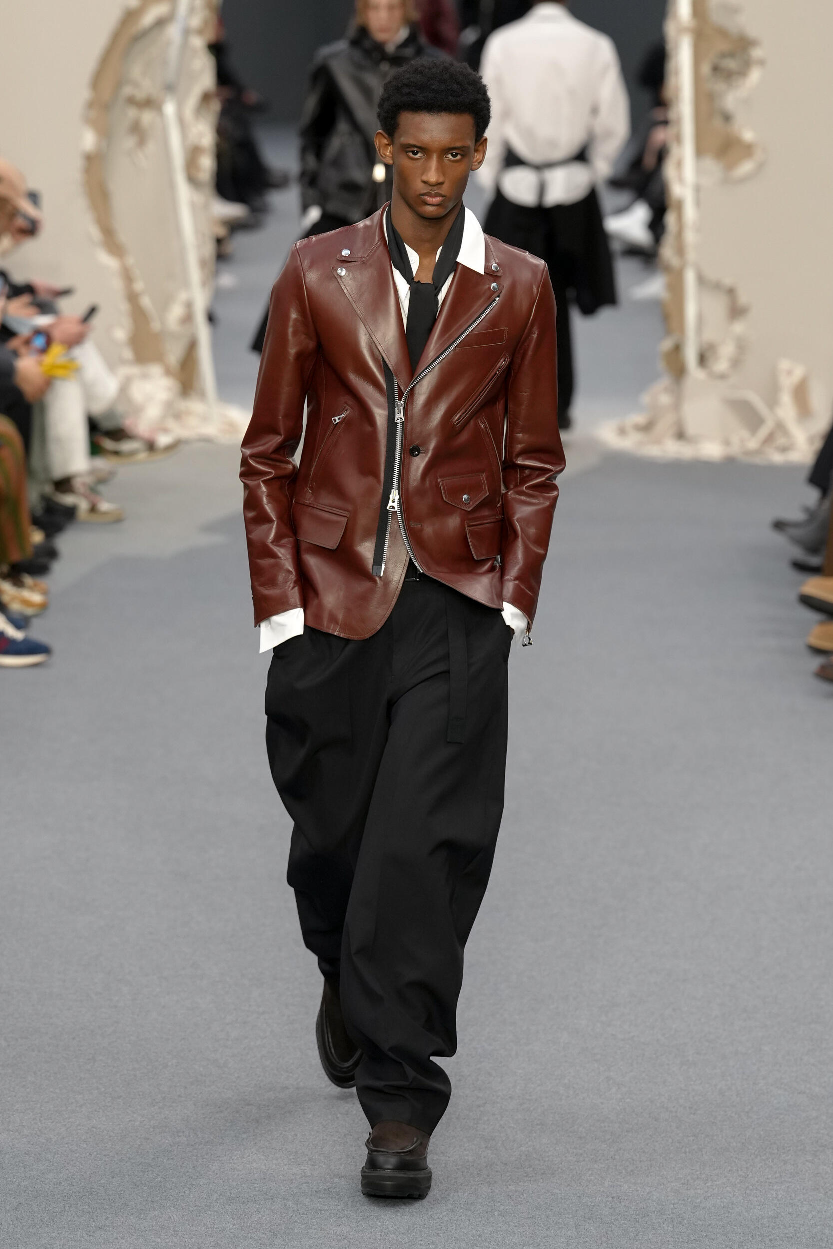 Look 10