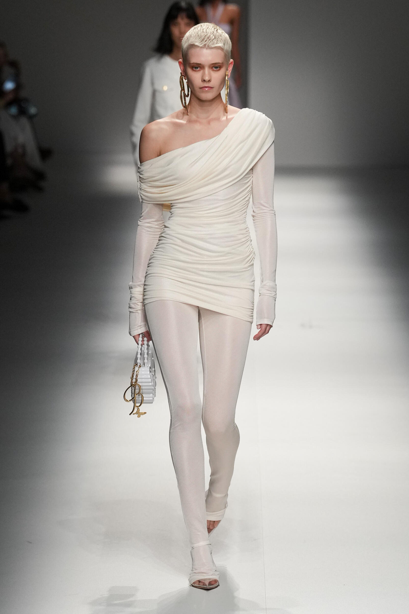 Look 11
