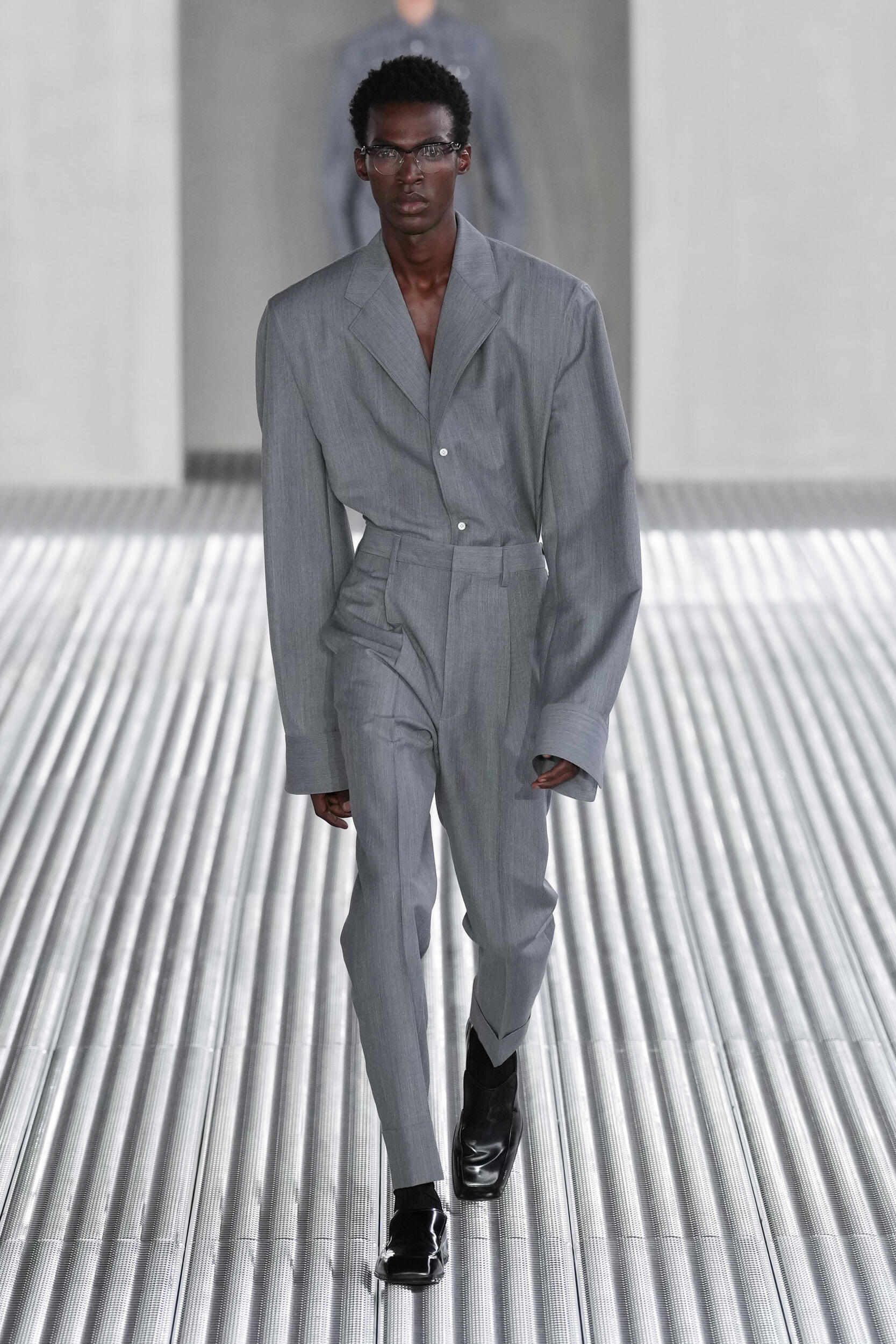 Look 10