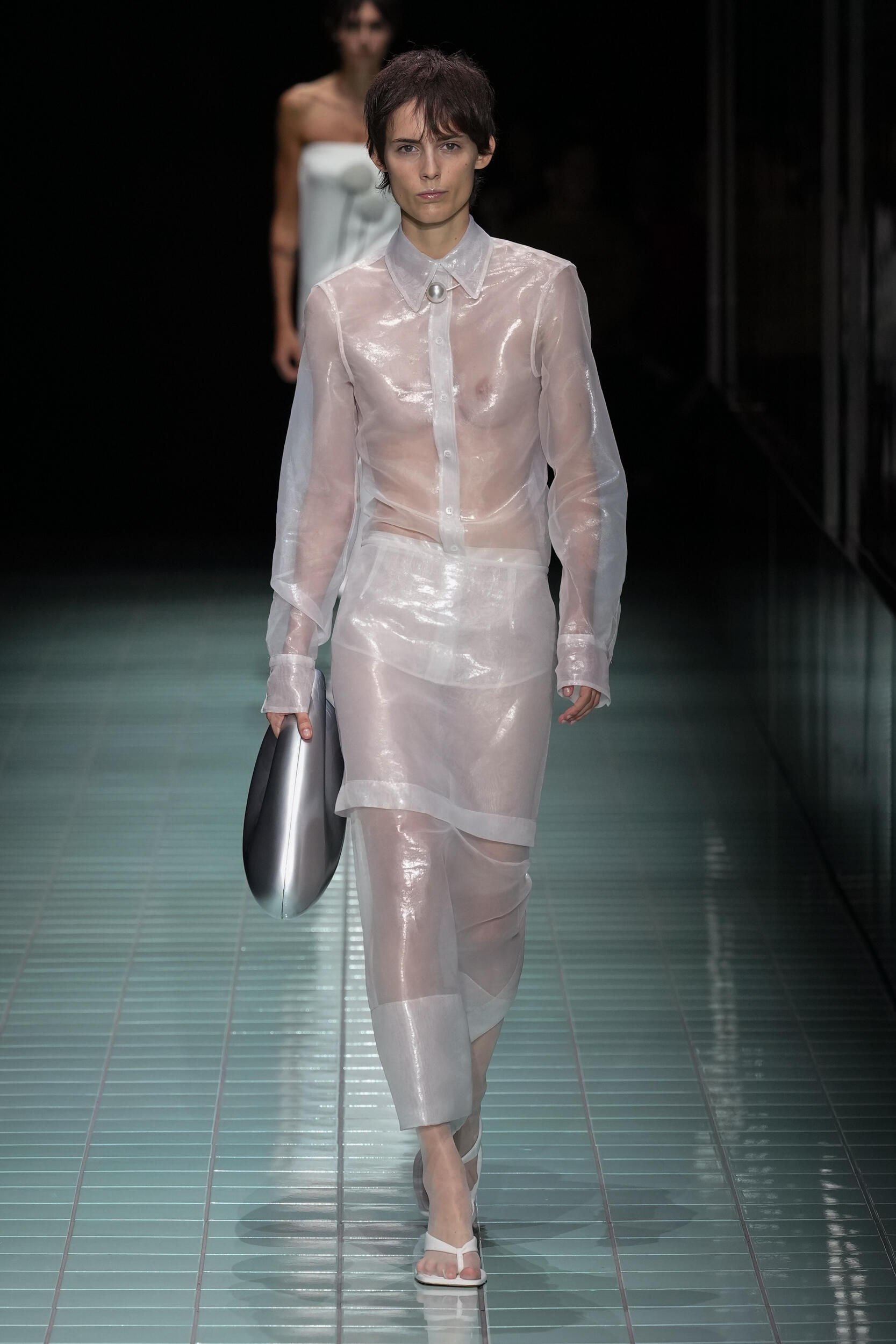 Look 10