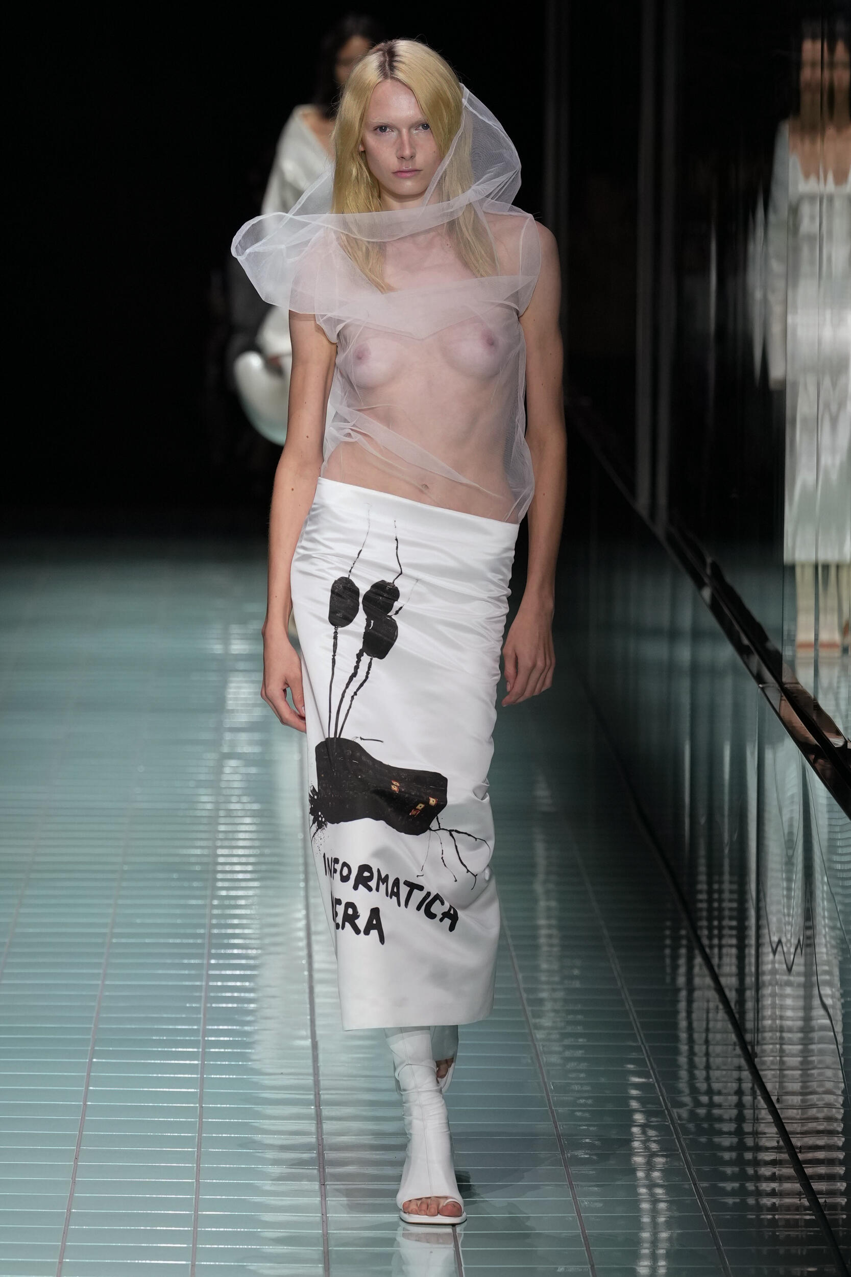 Look 12