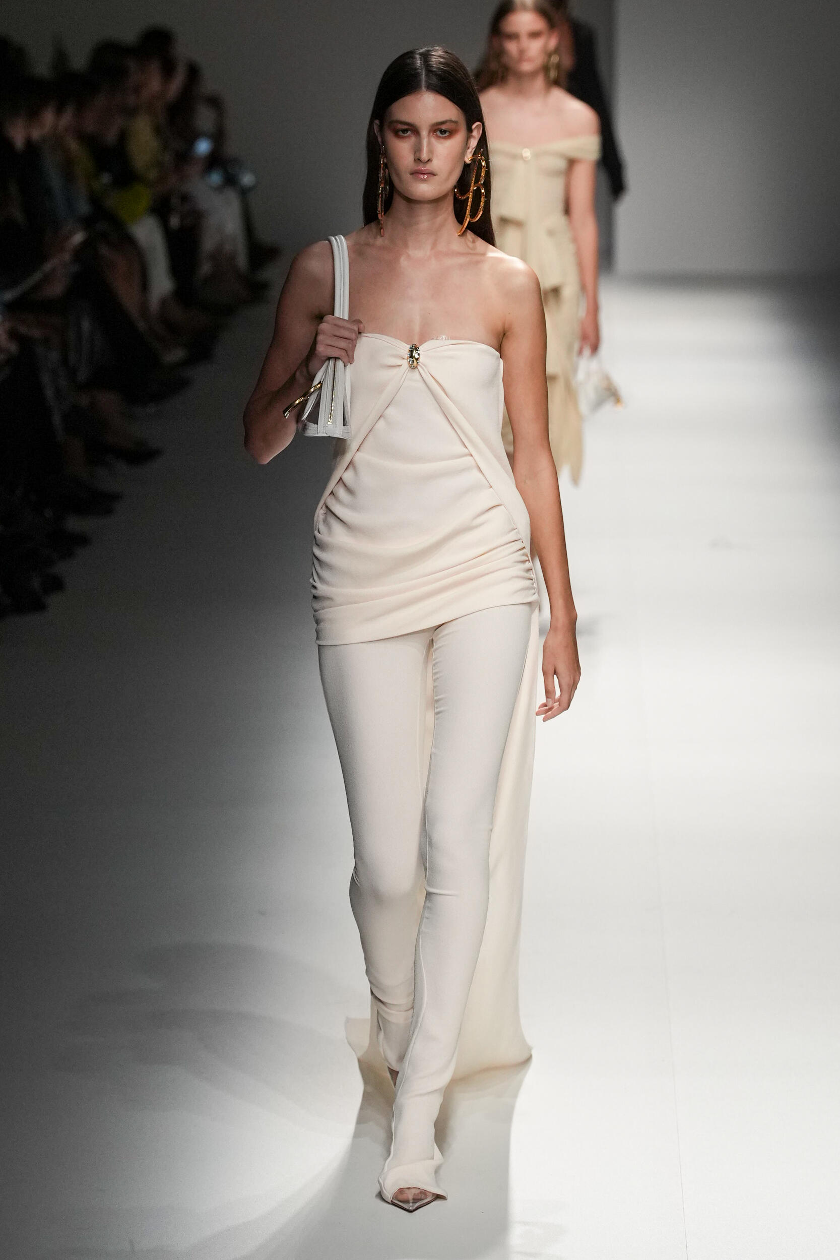 Look 14