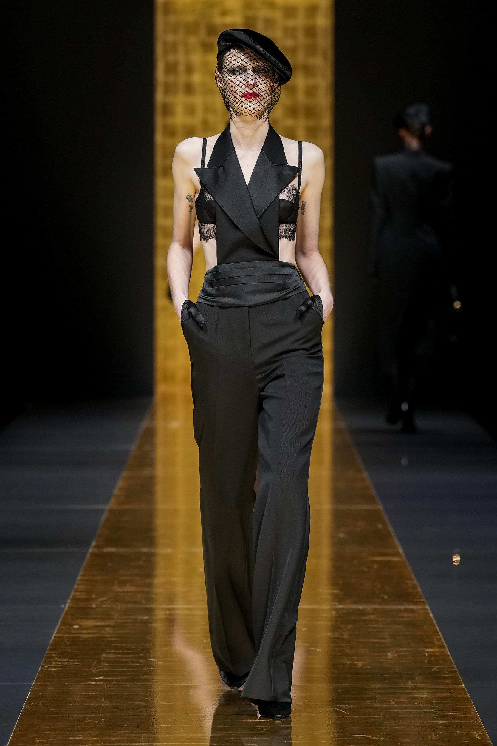 Look 10