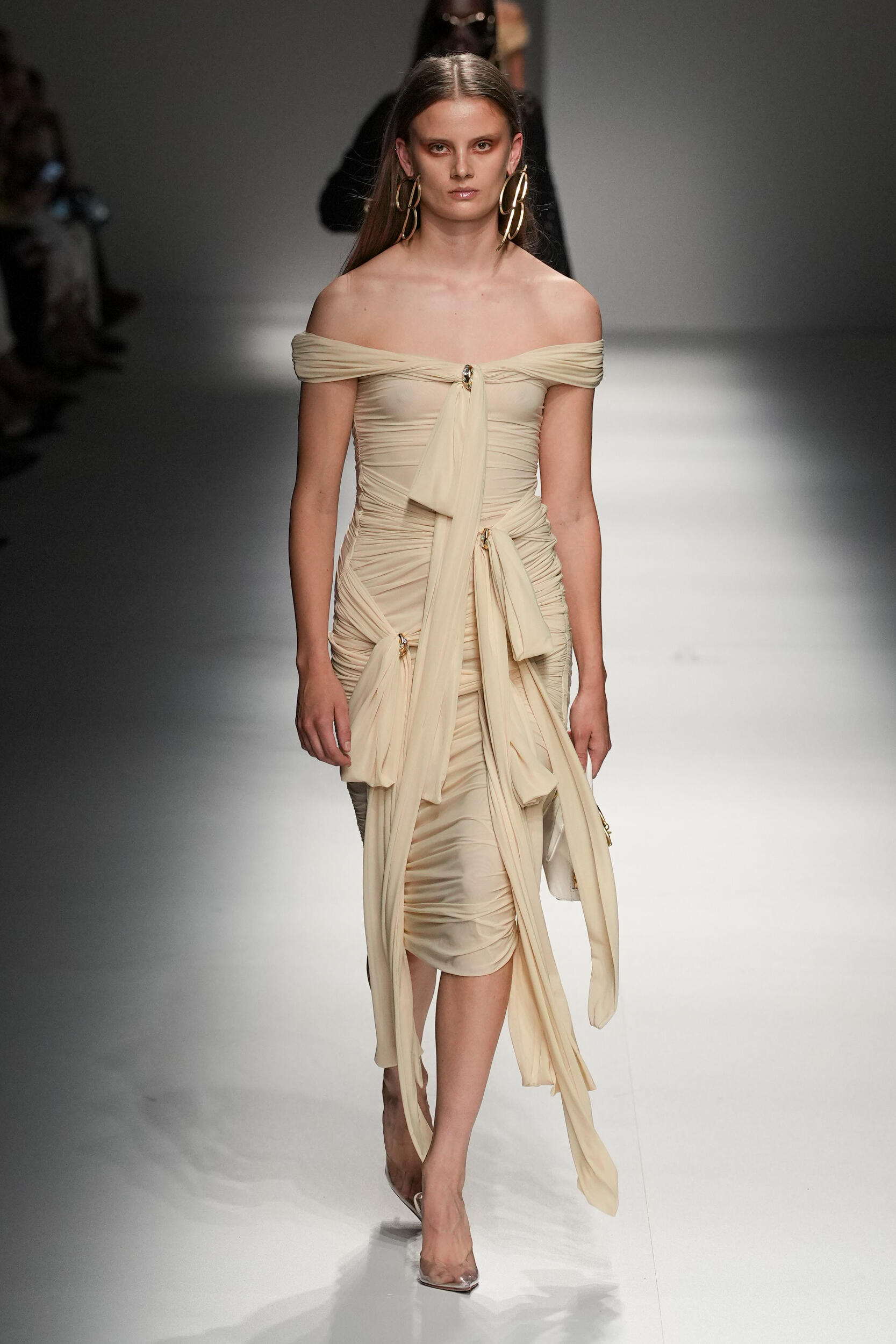 Look 15