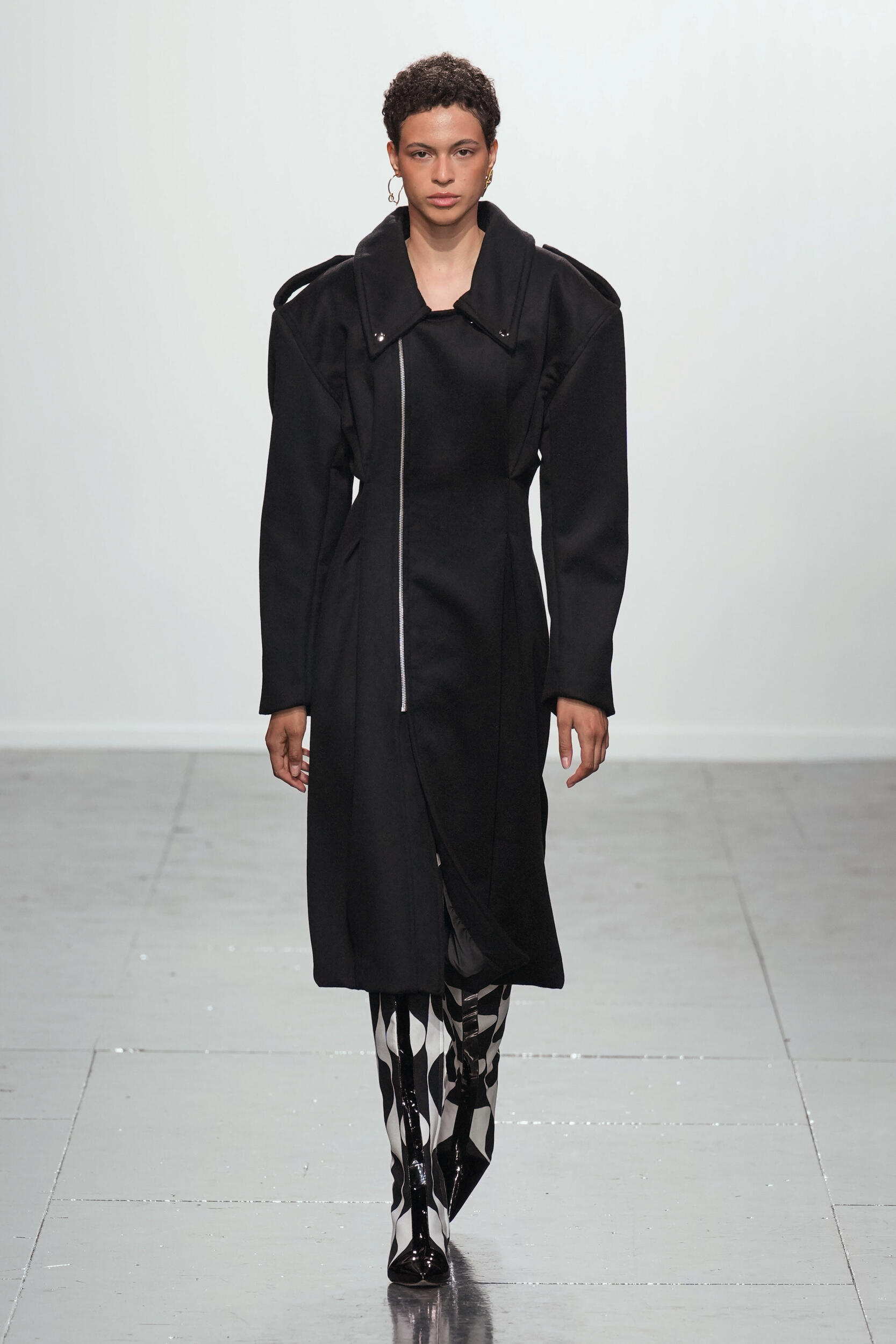 Look 7