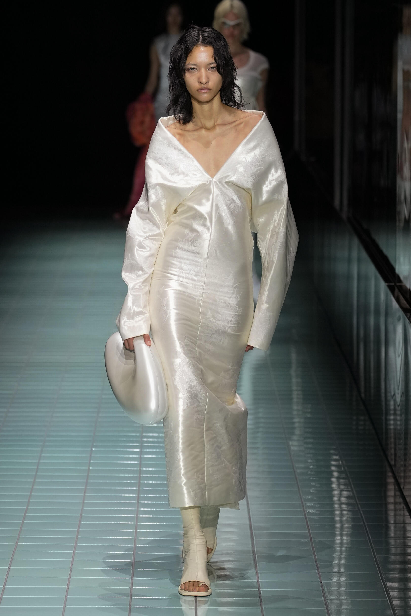 Look 13