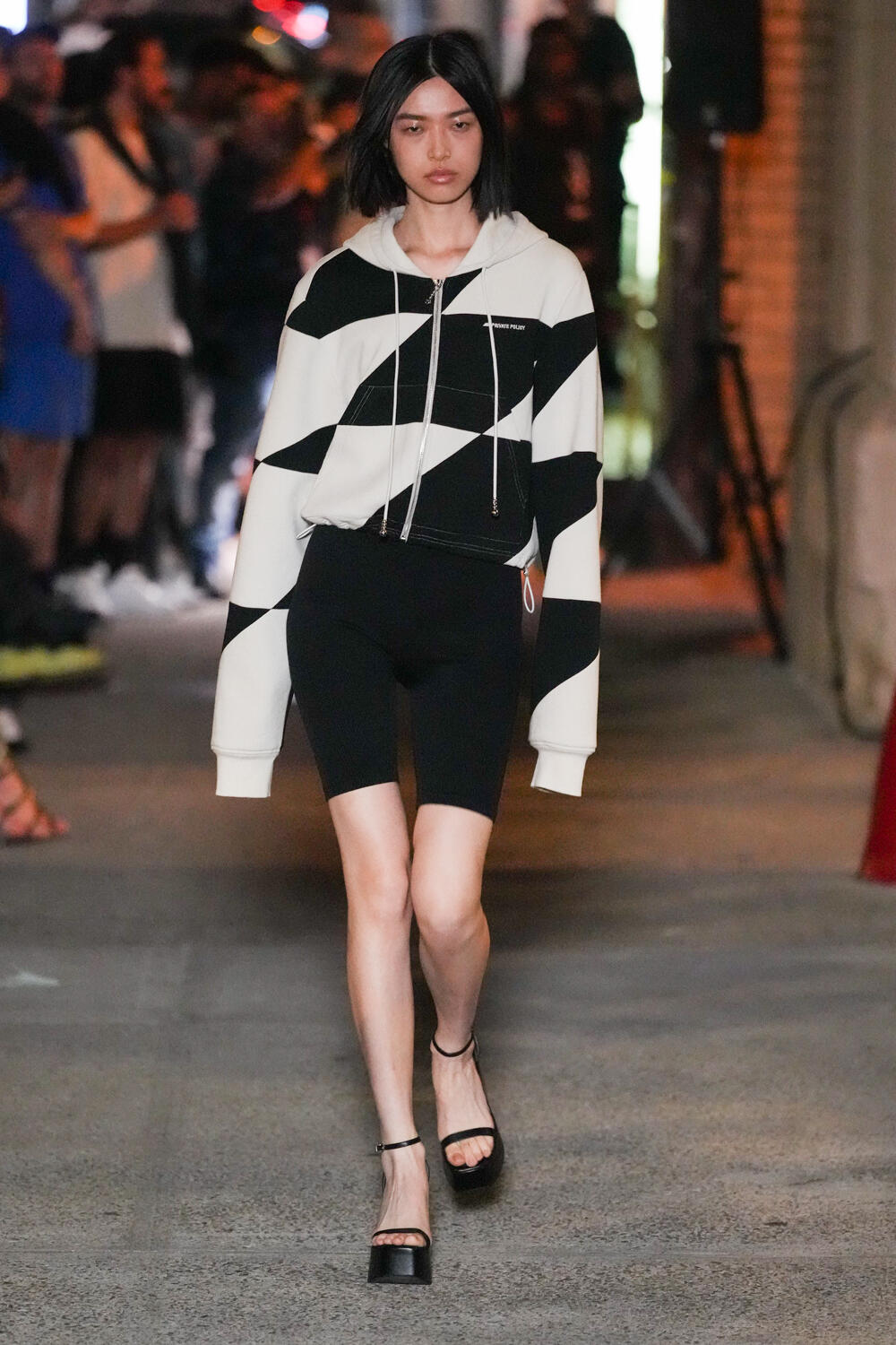 Look 10