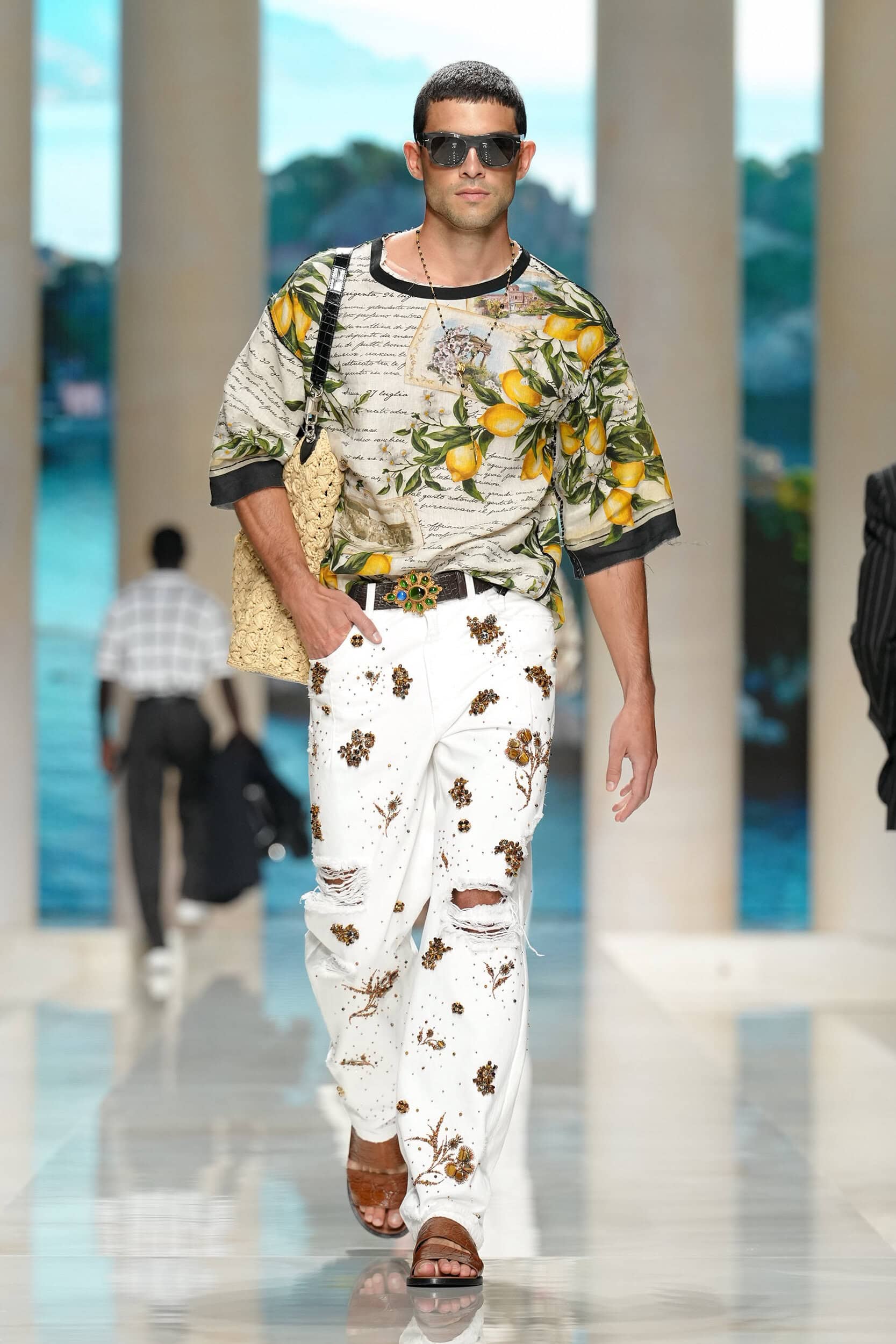 Look 18
