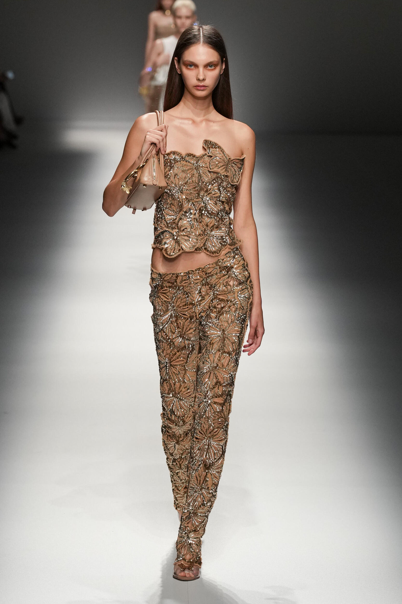 Look 24