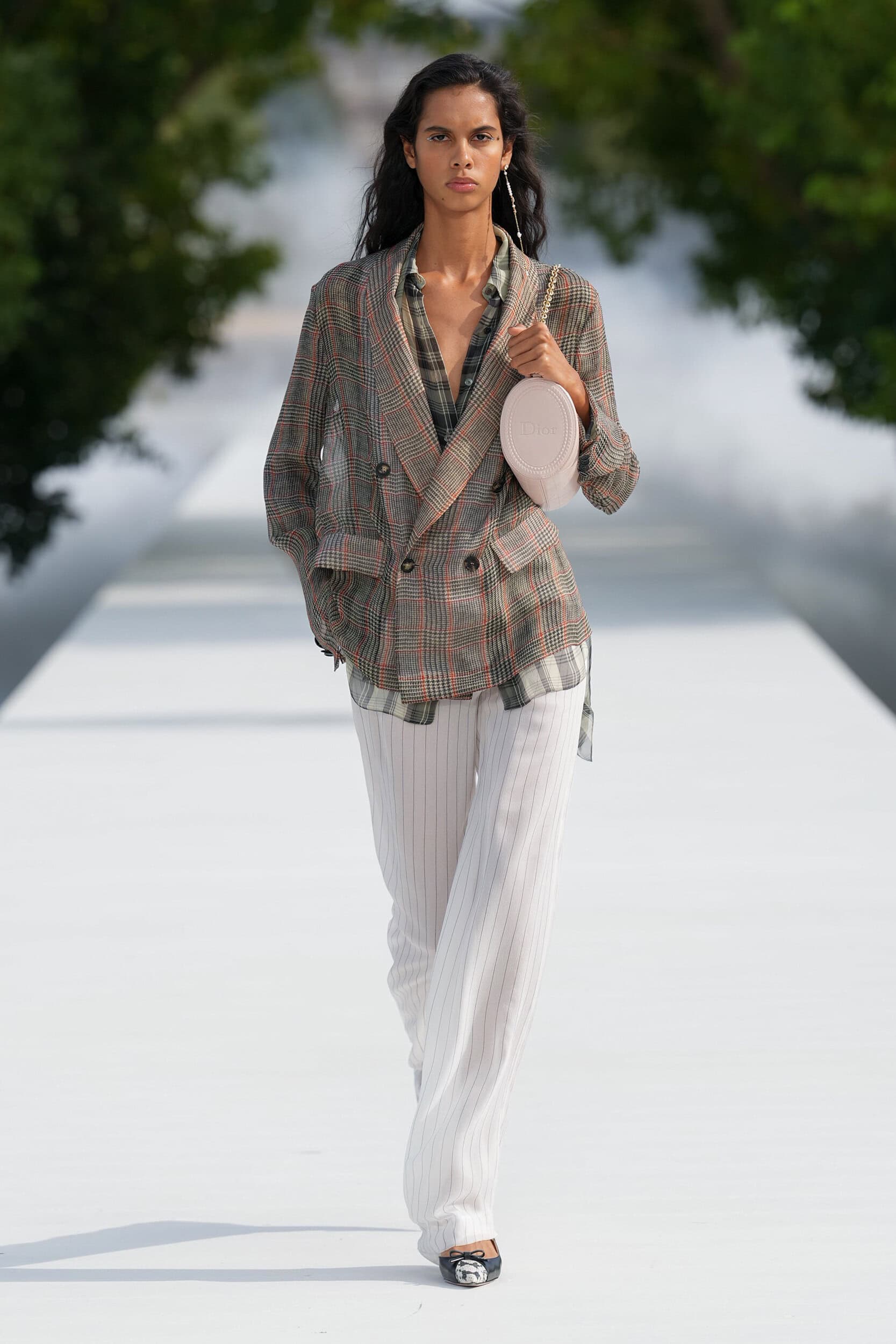 Look 11
