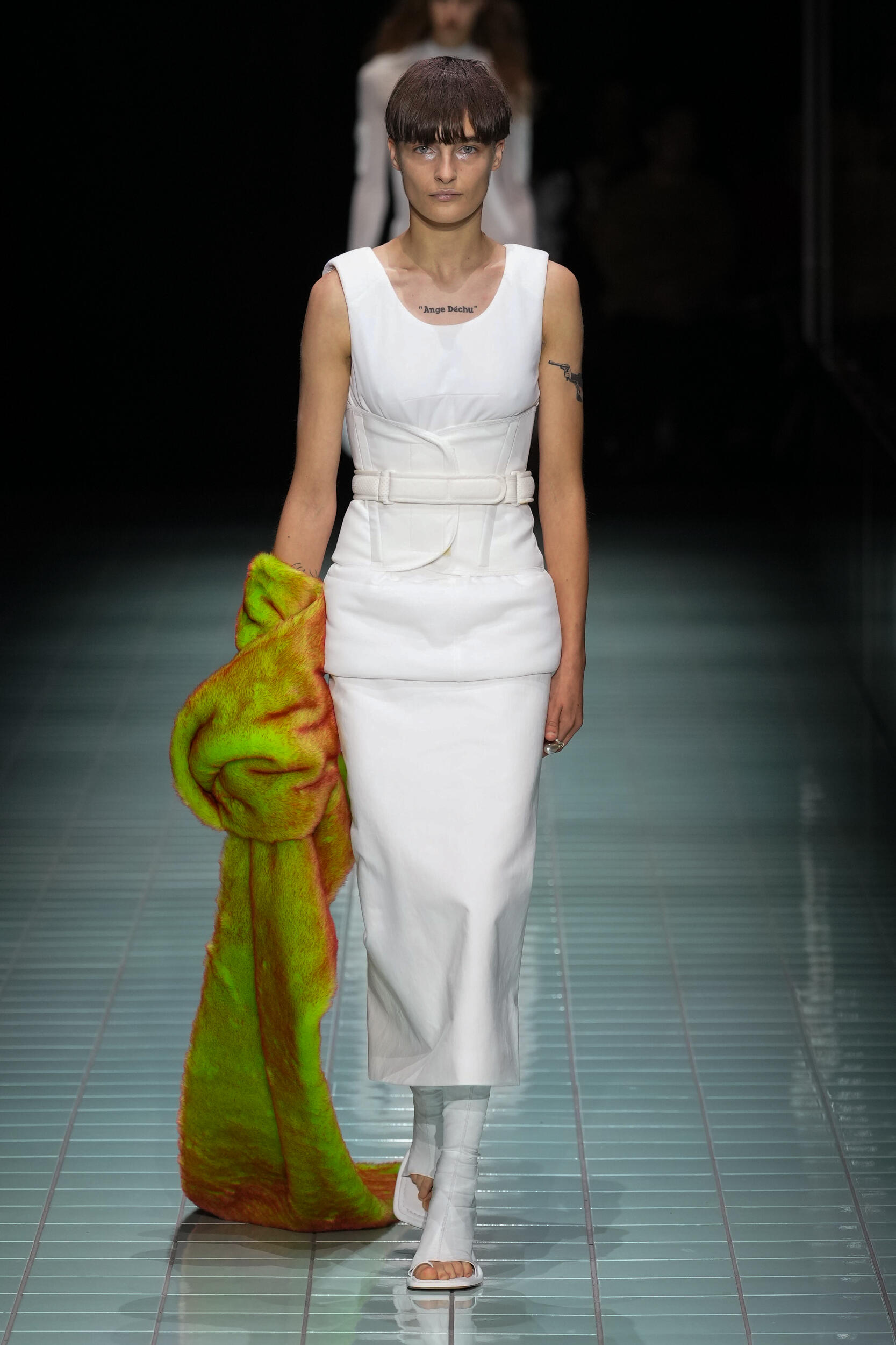 Look 19