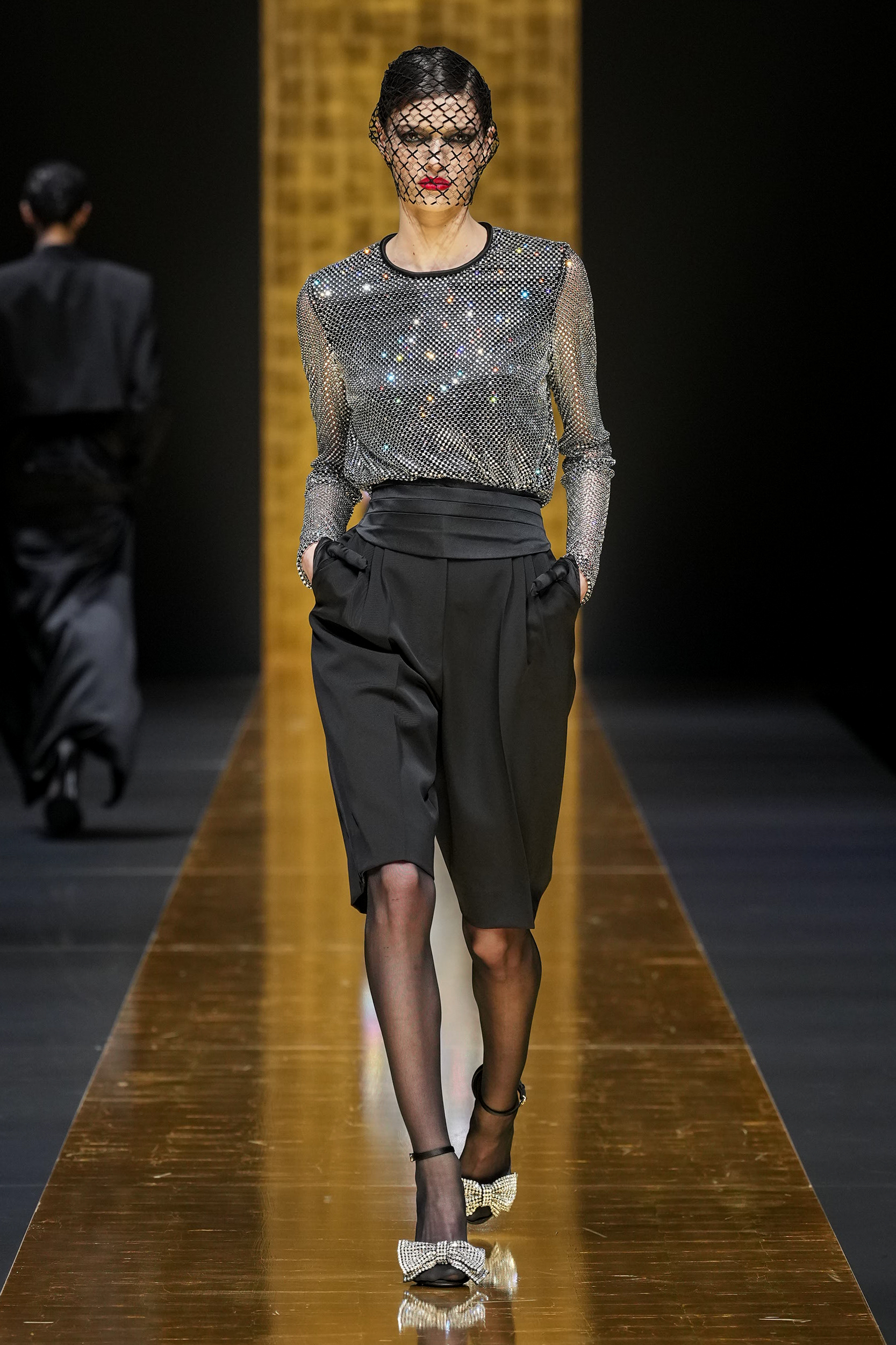 Look 15
