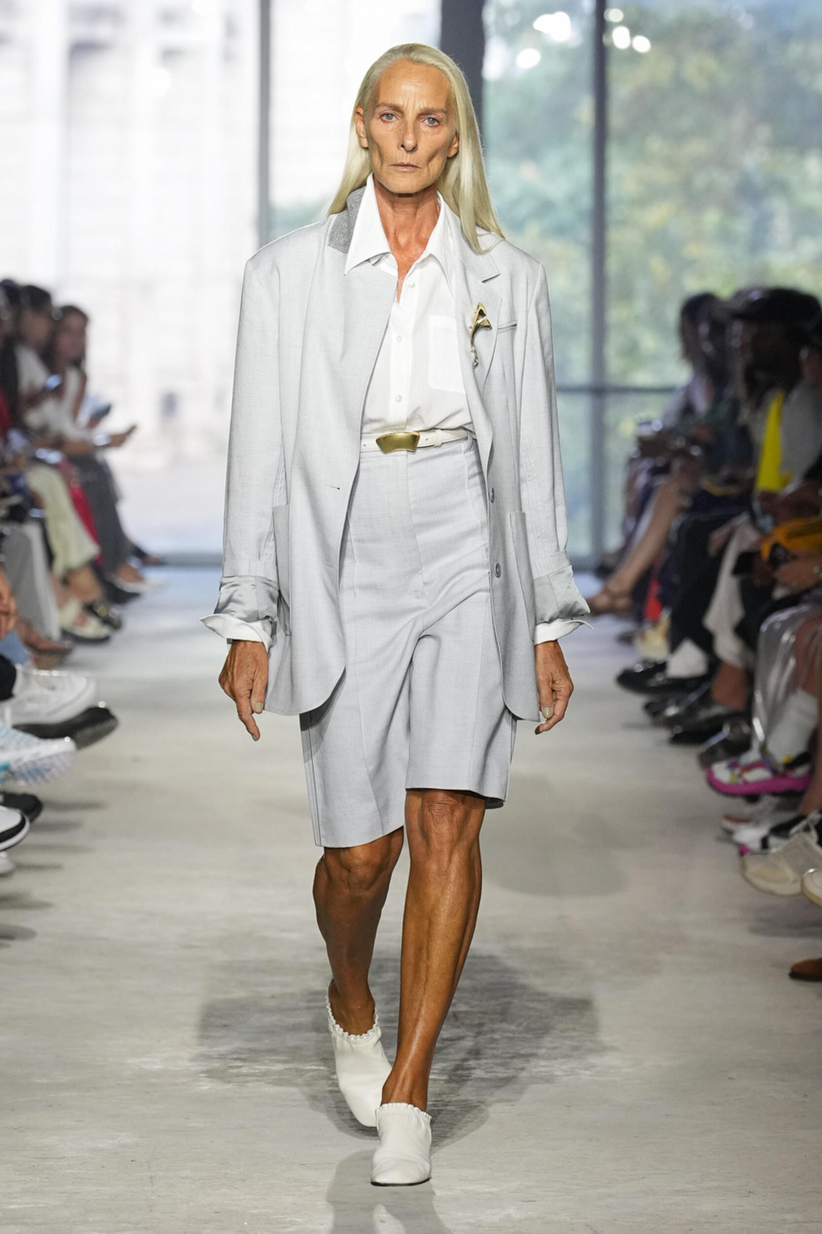 Look 19