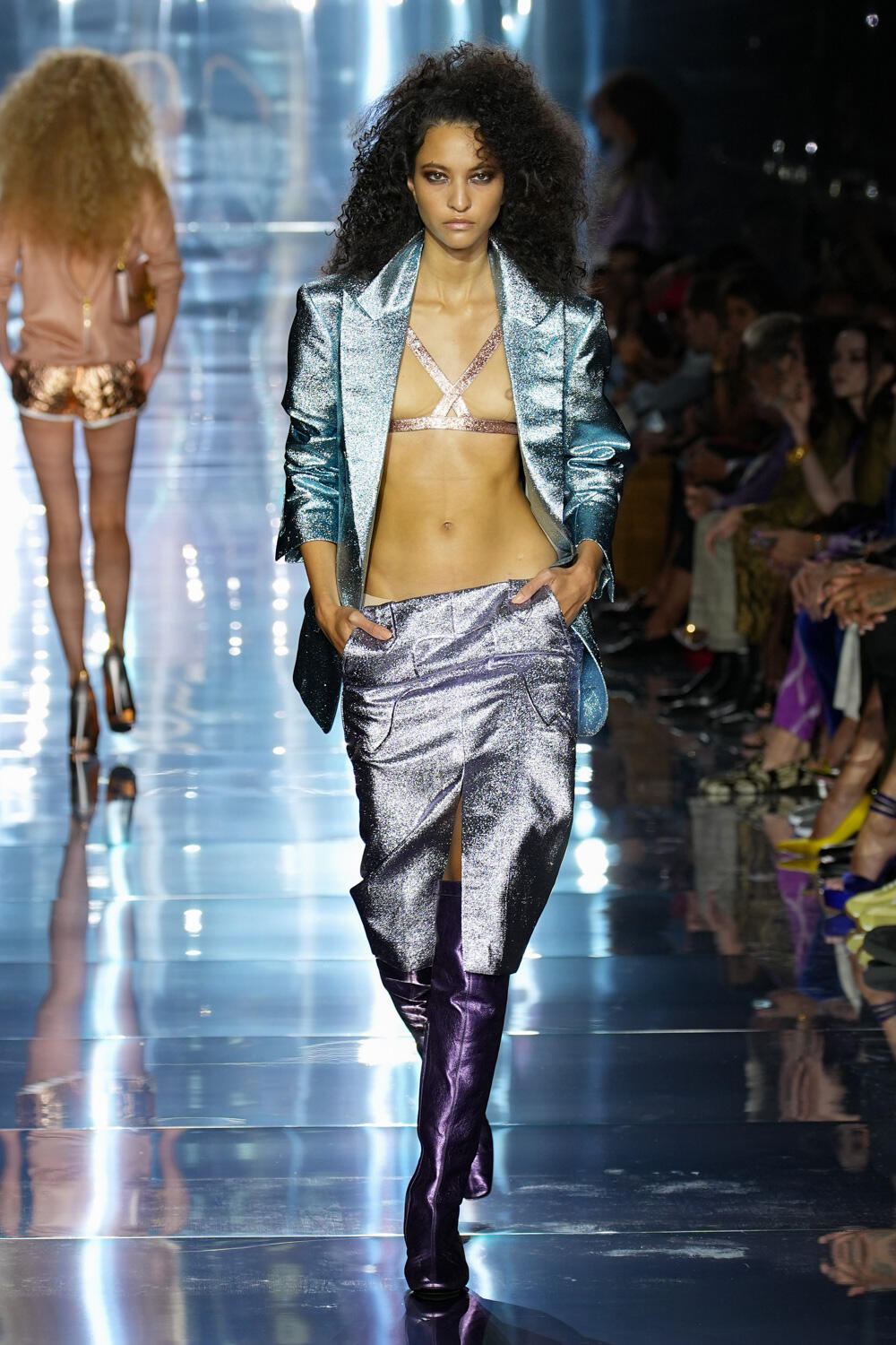 Look 10