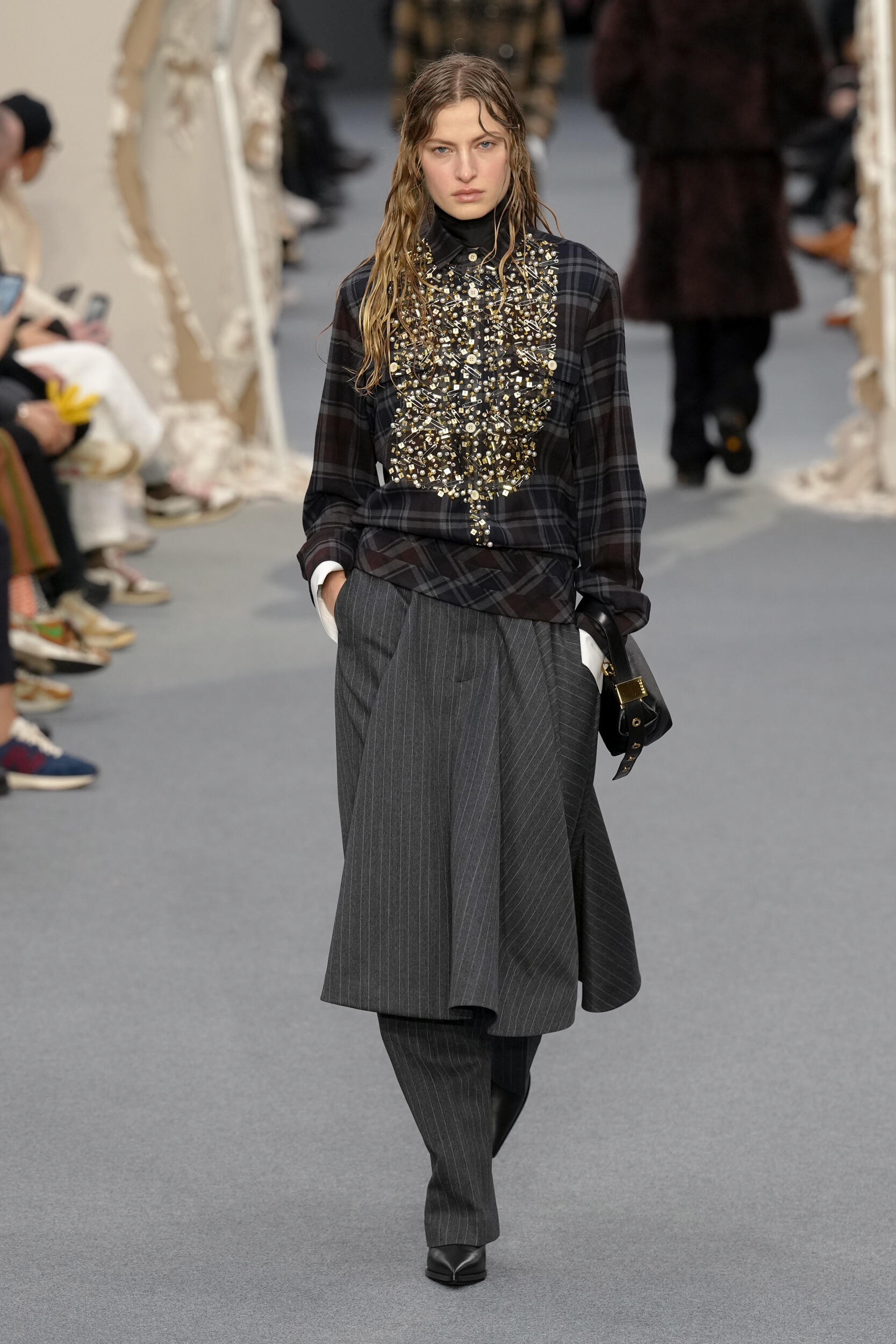 Look 25
