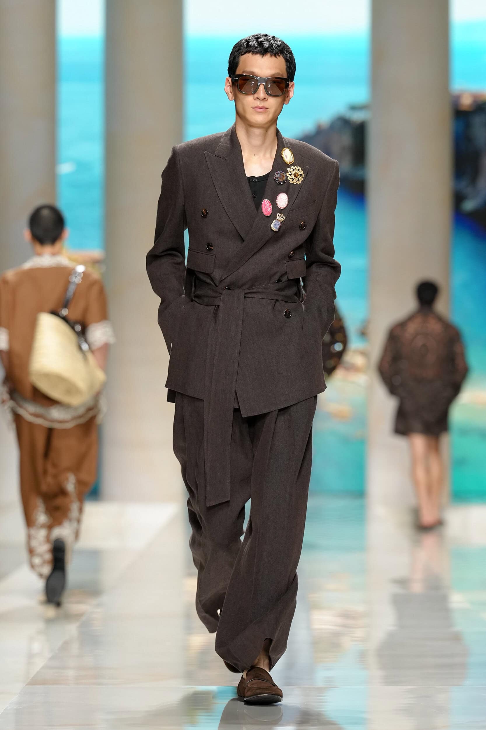 Look 27