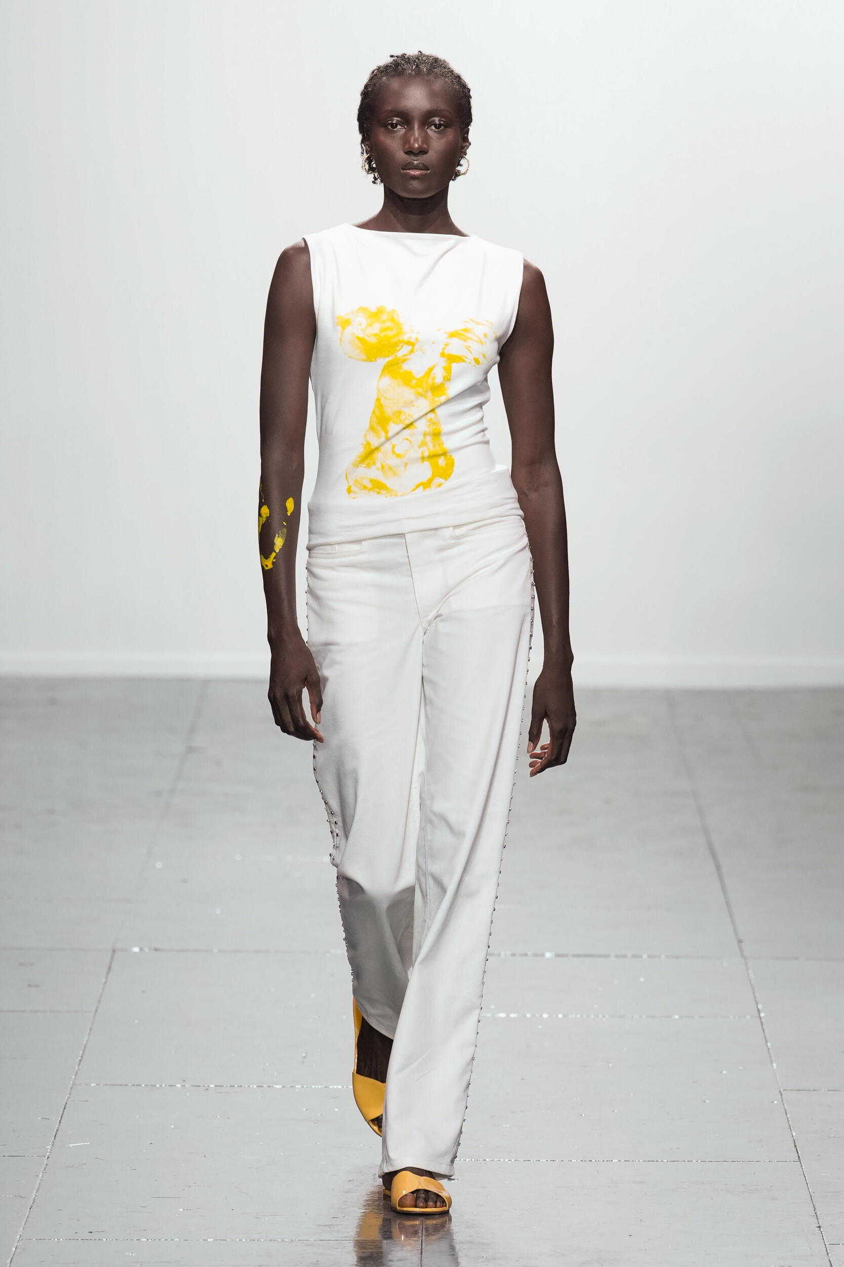 Look 15