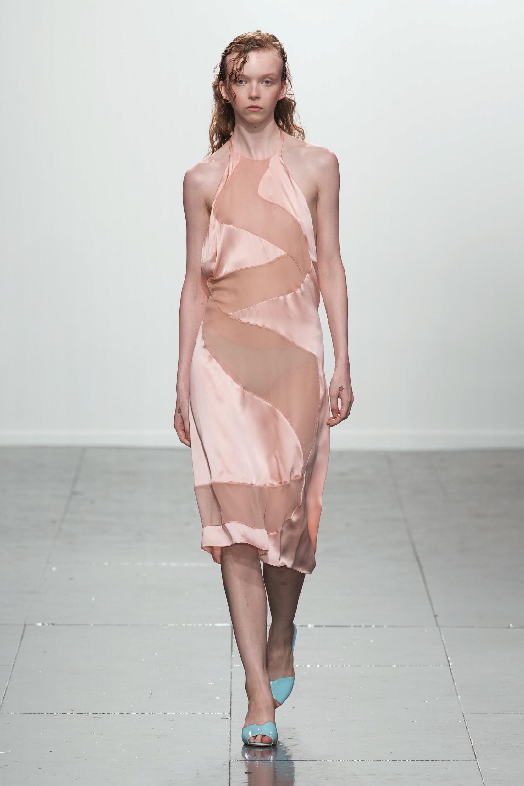 Look 16