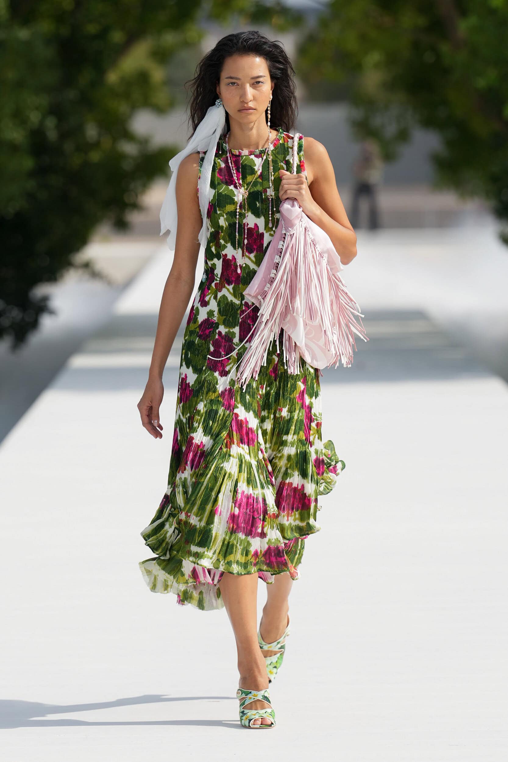 Look 16
