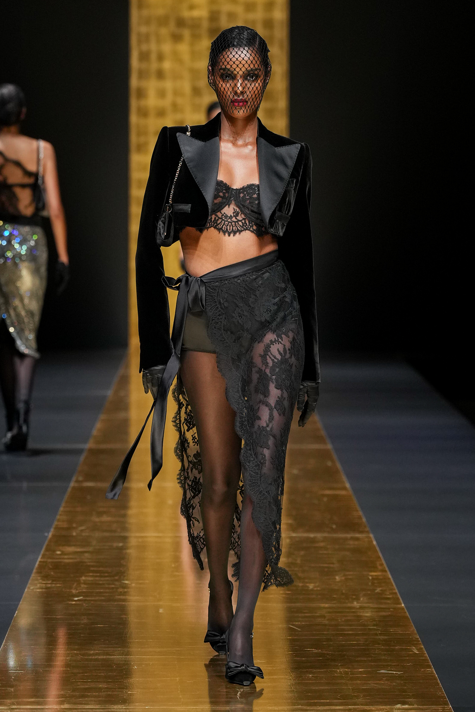 Look 19