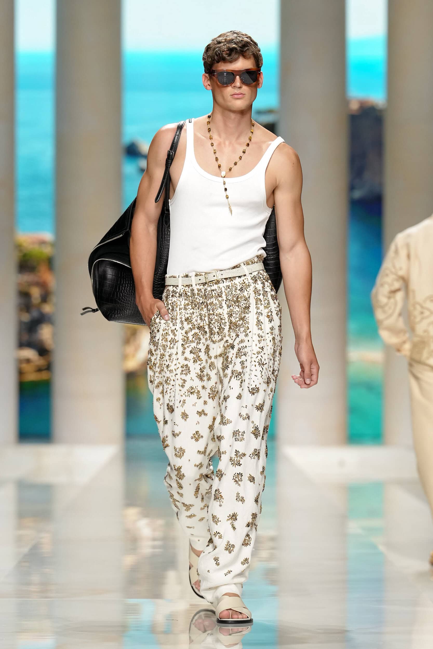 Look 32