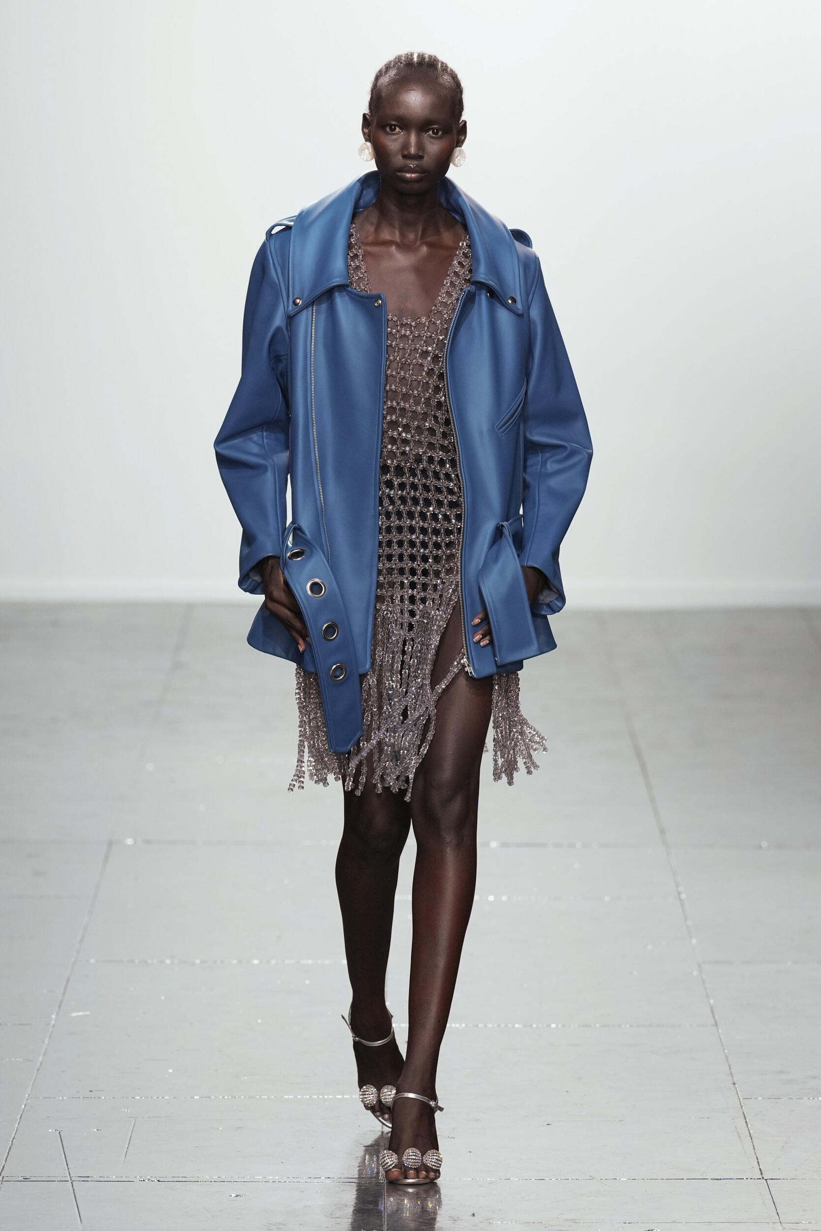 Look 18