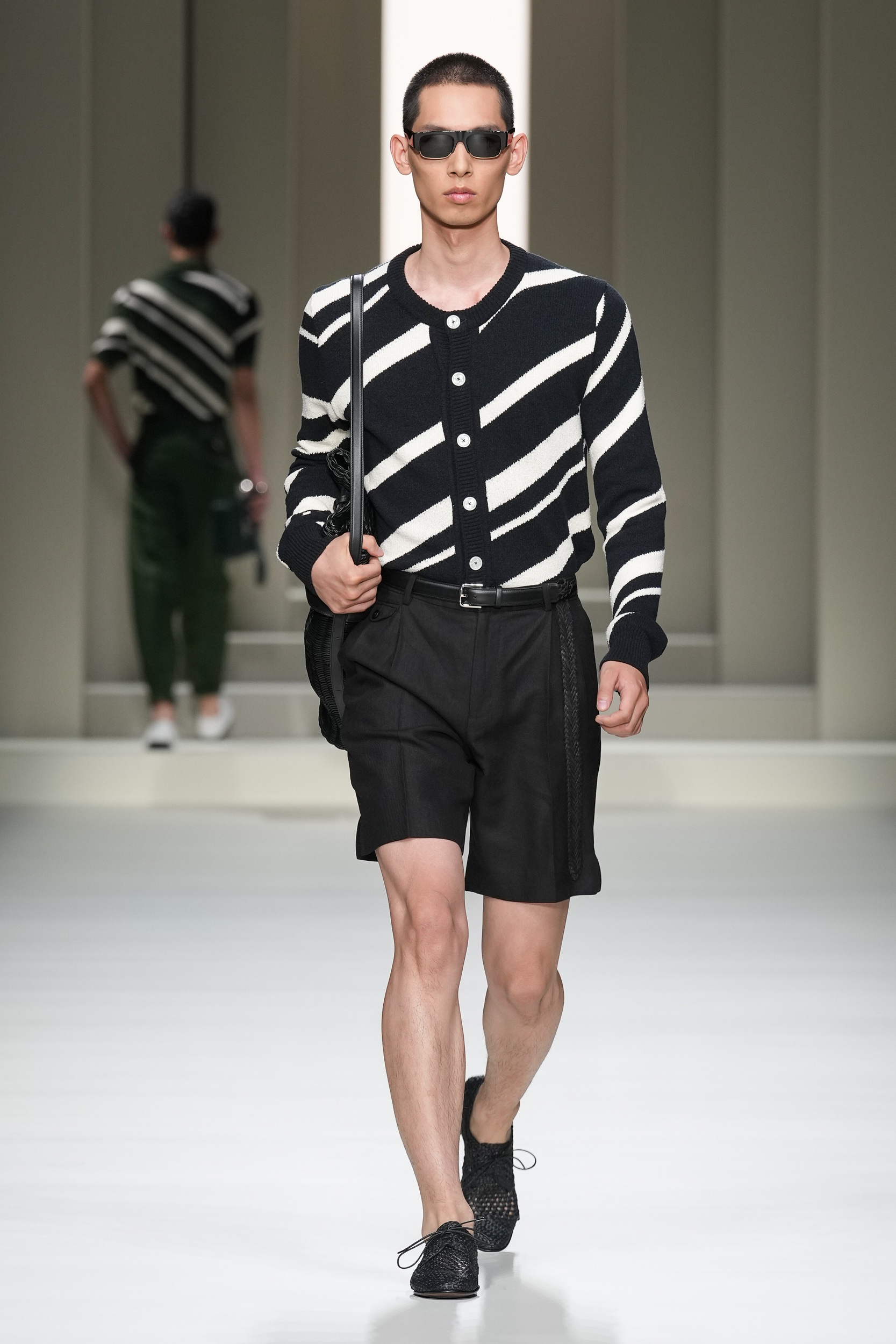 Look 25