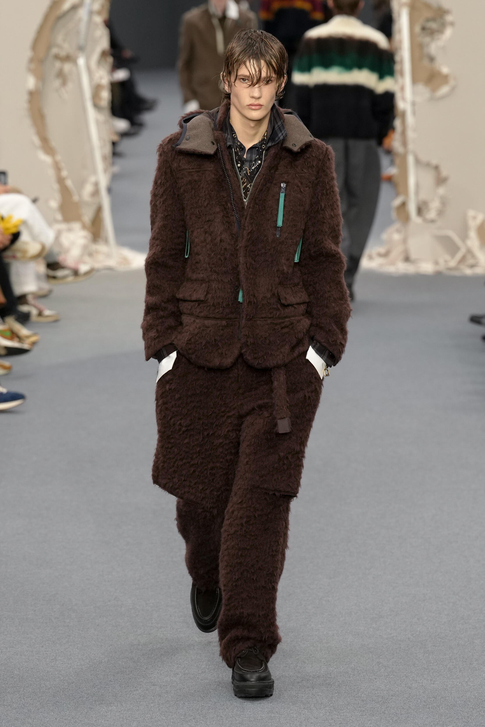 Look 32