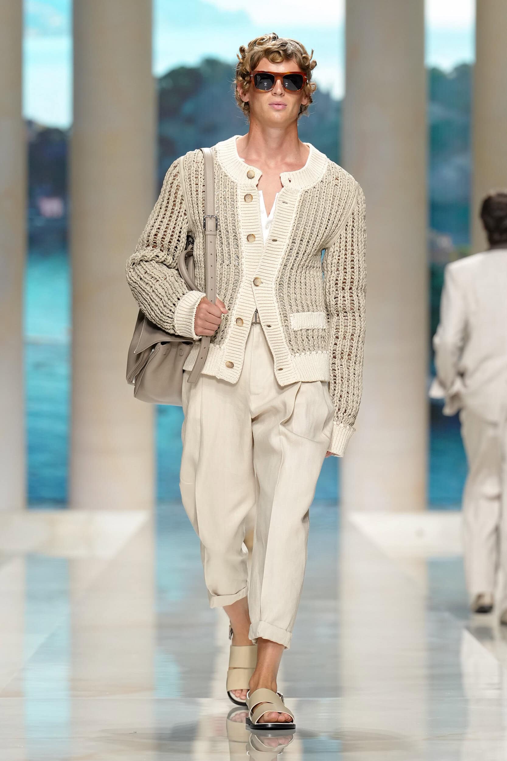 Look 44