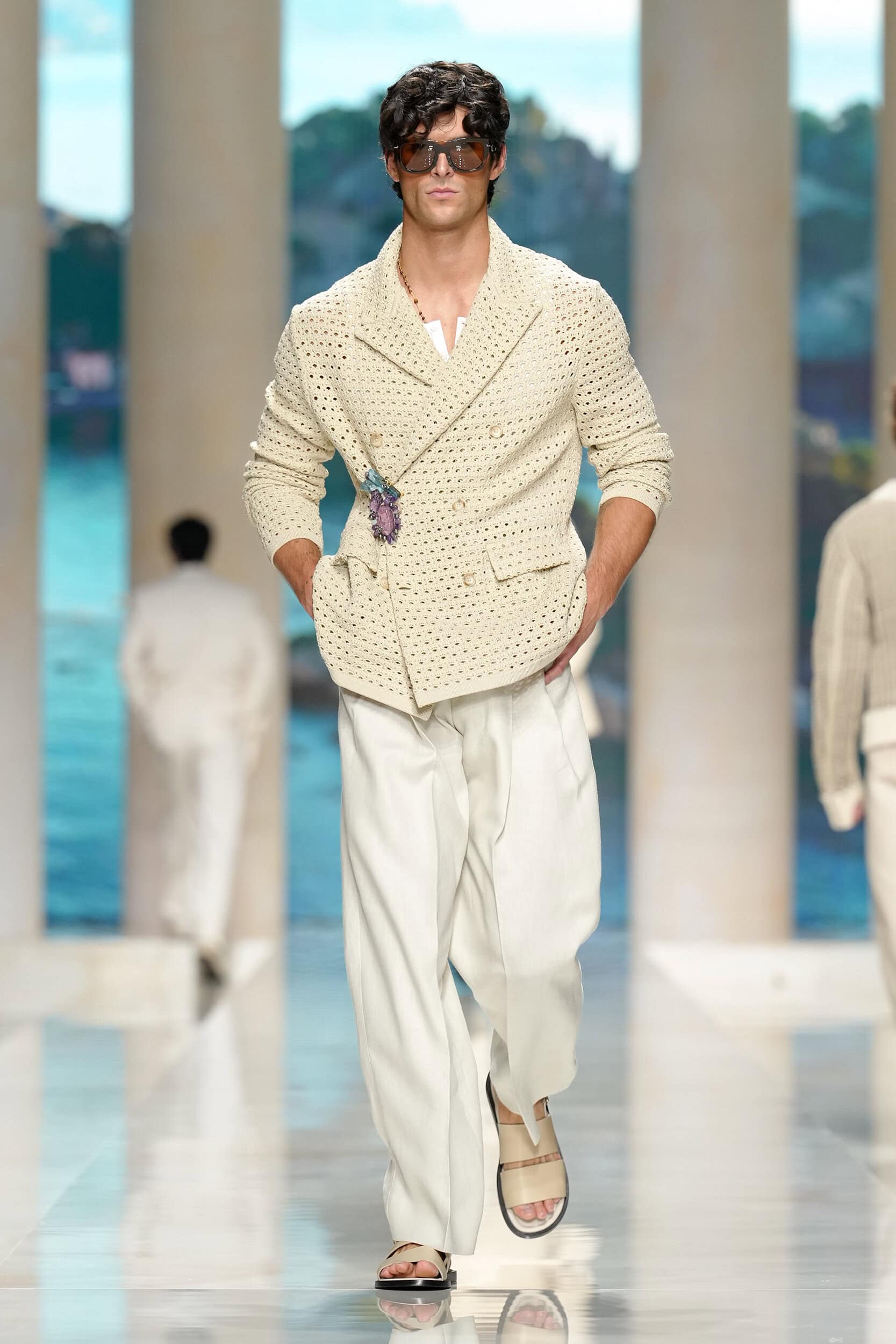 Look 46