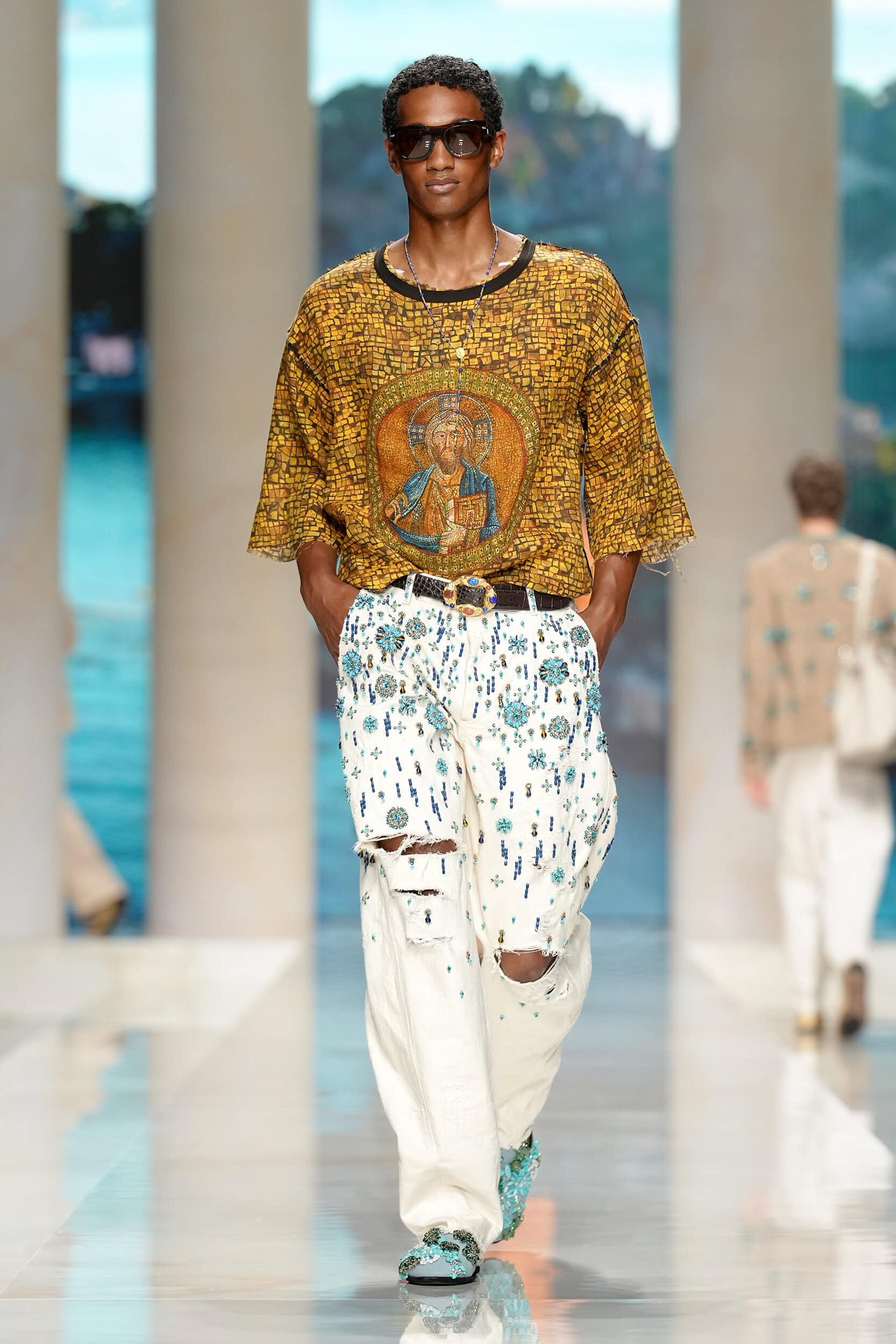Look 50