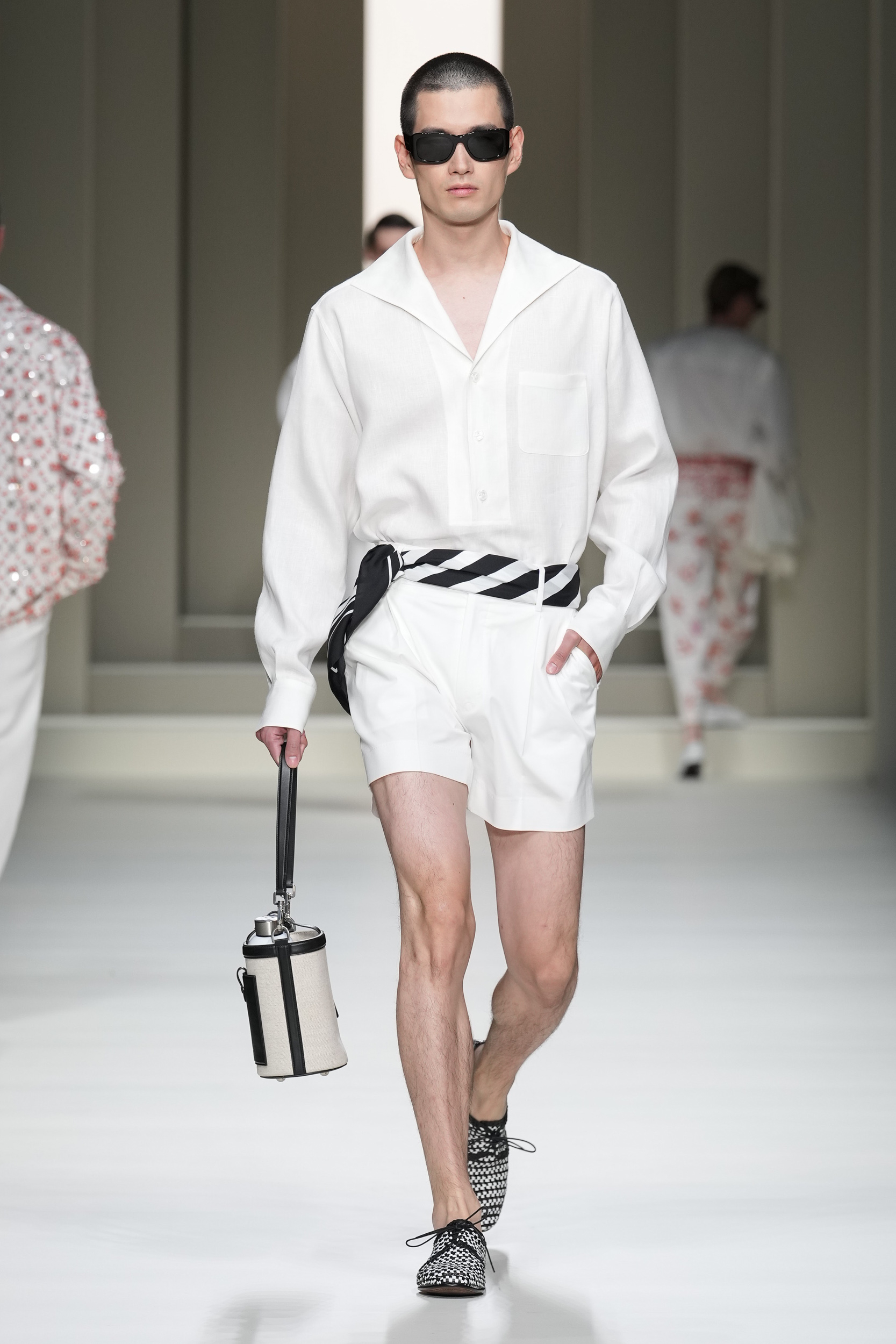 Look 32