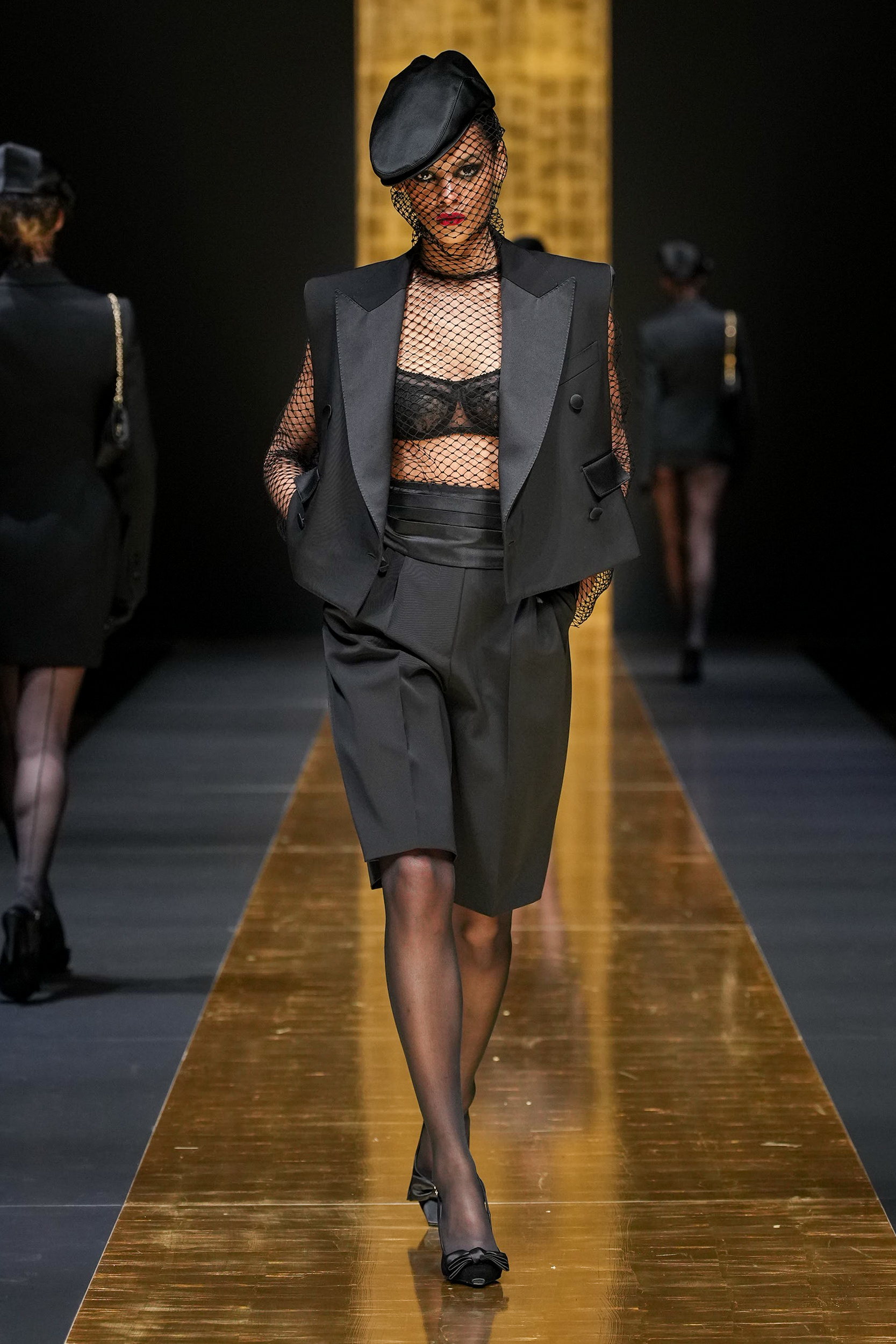 Look 28