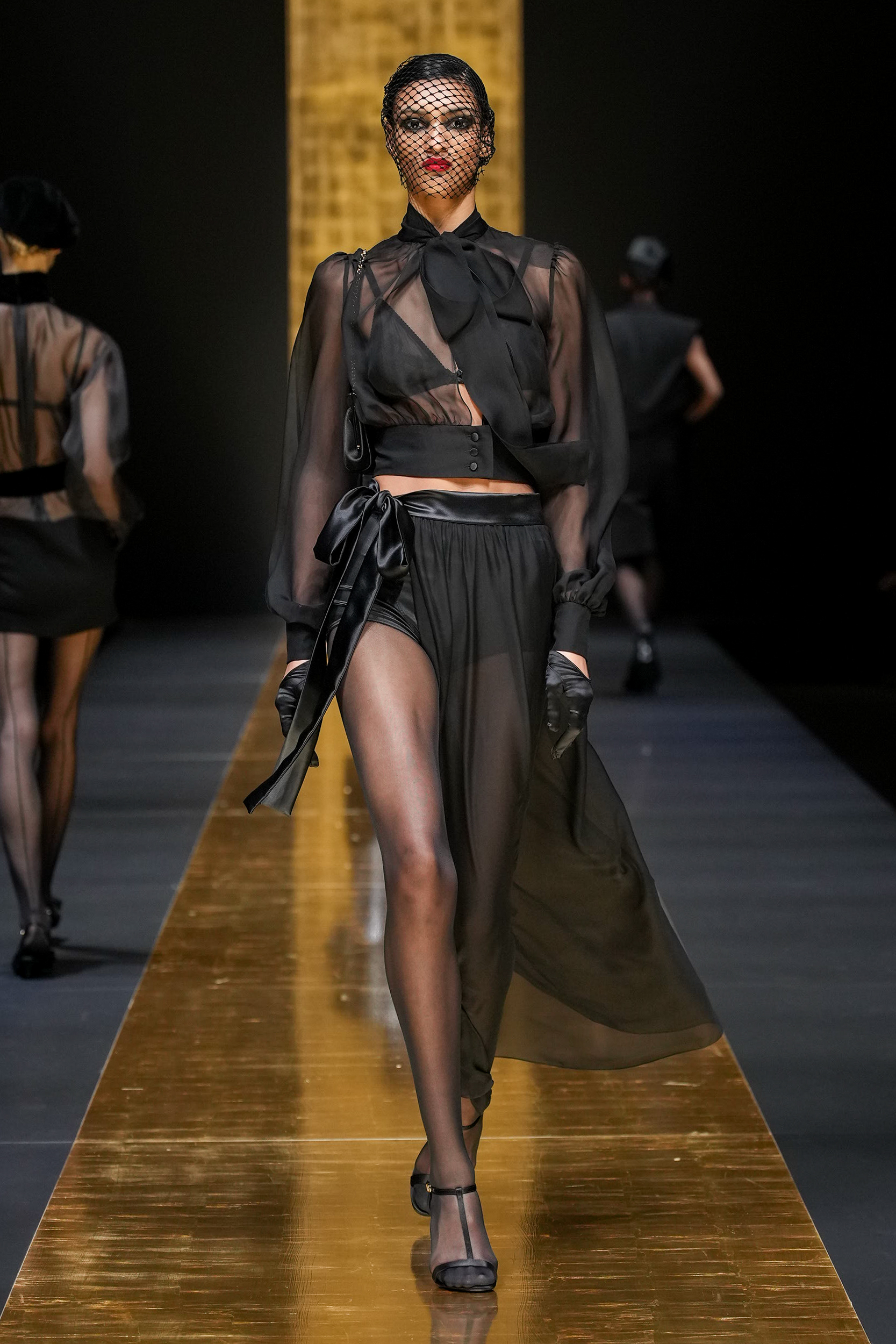 Look 30