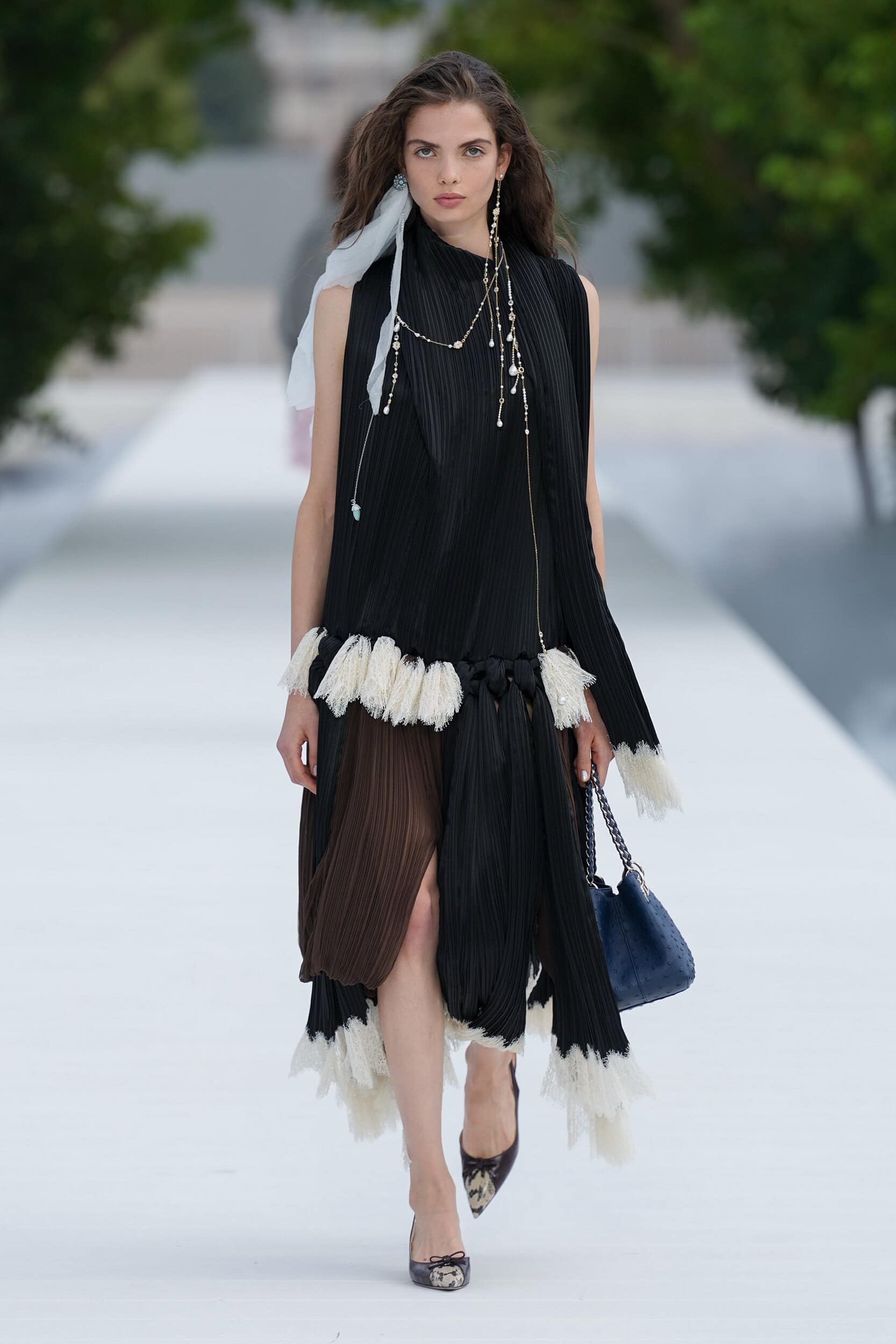 Look 30