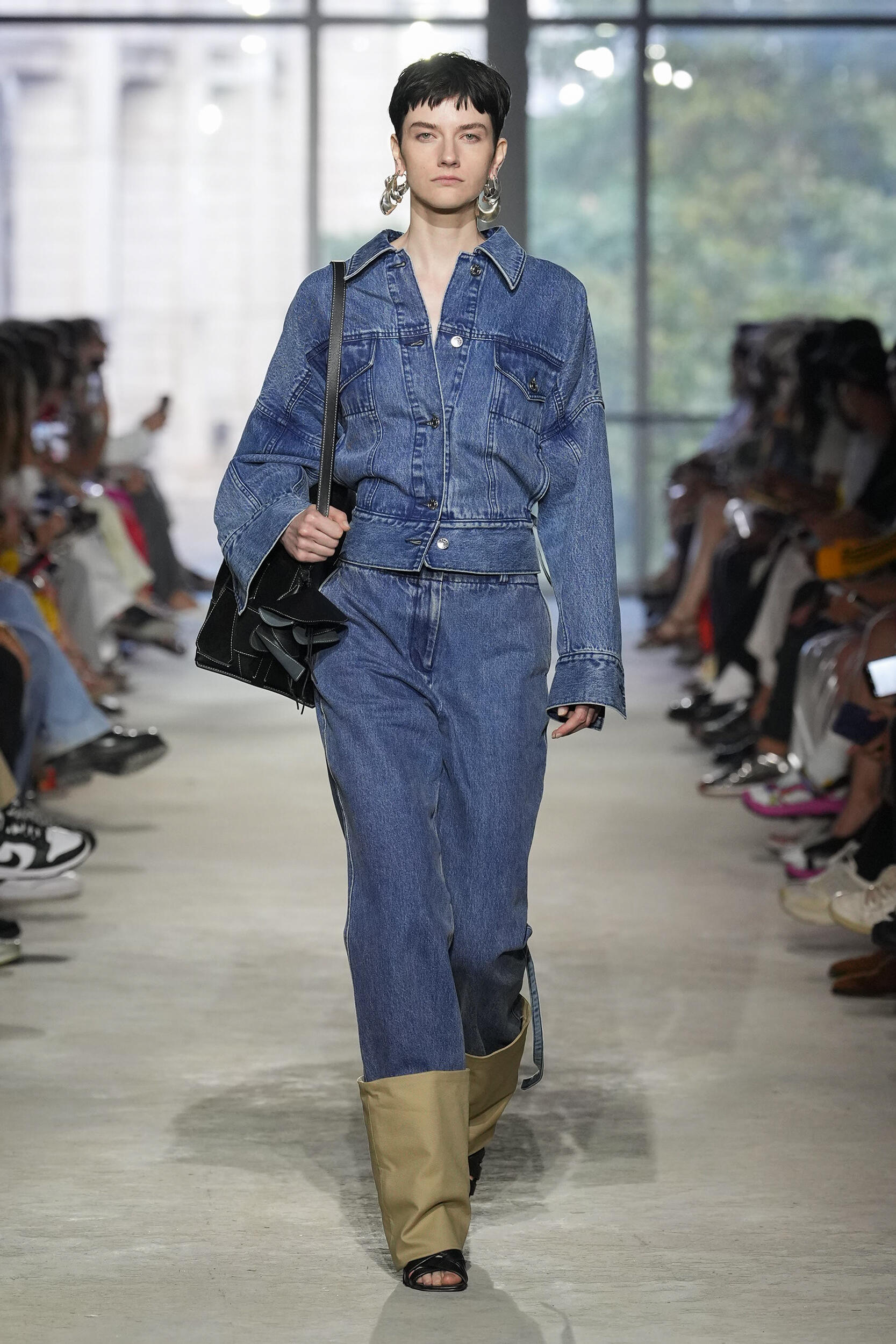 Look 43