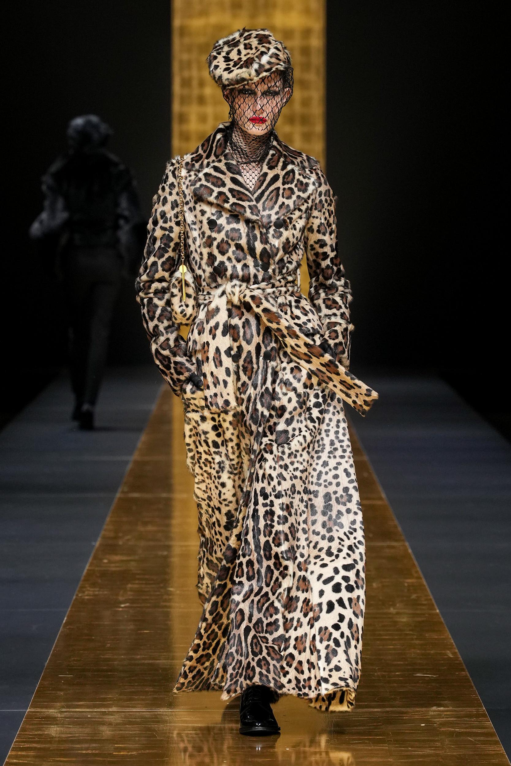 Look 37