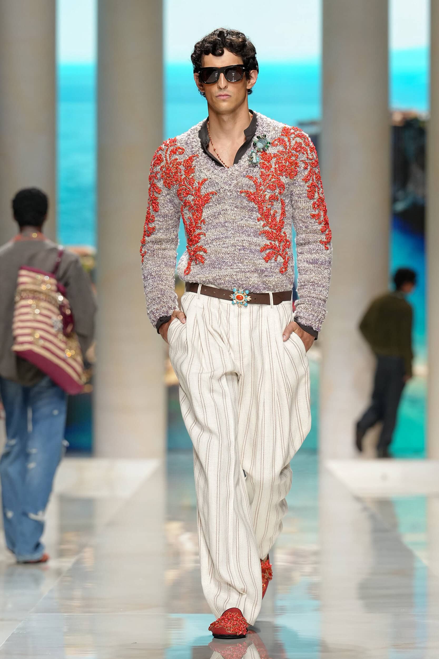 Look 77