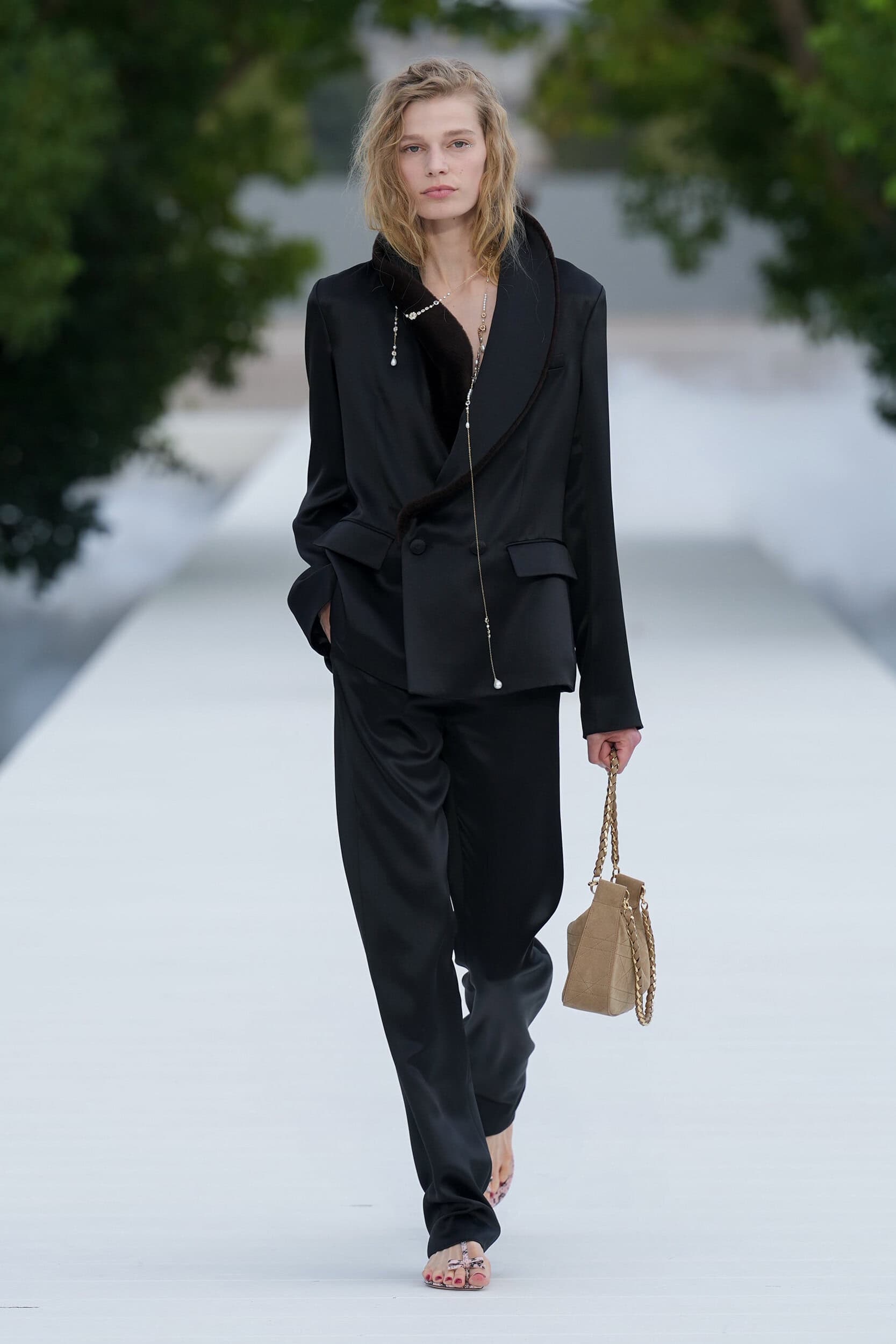 Look 44