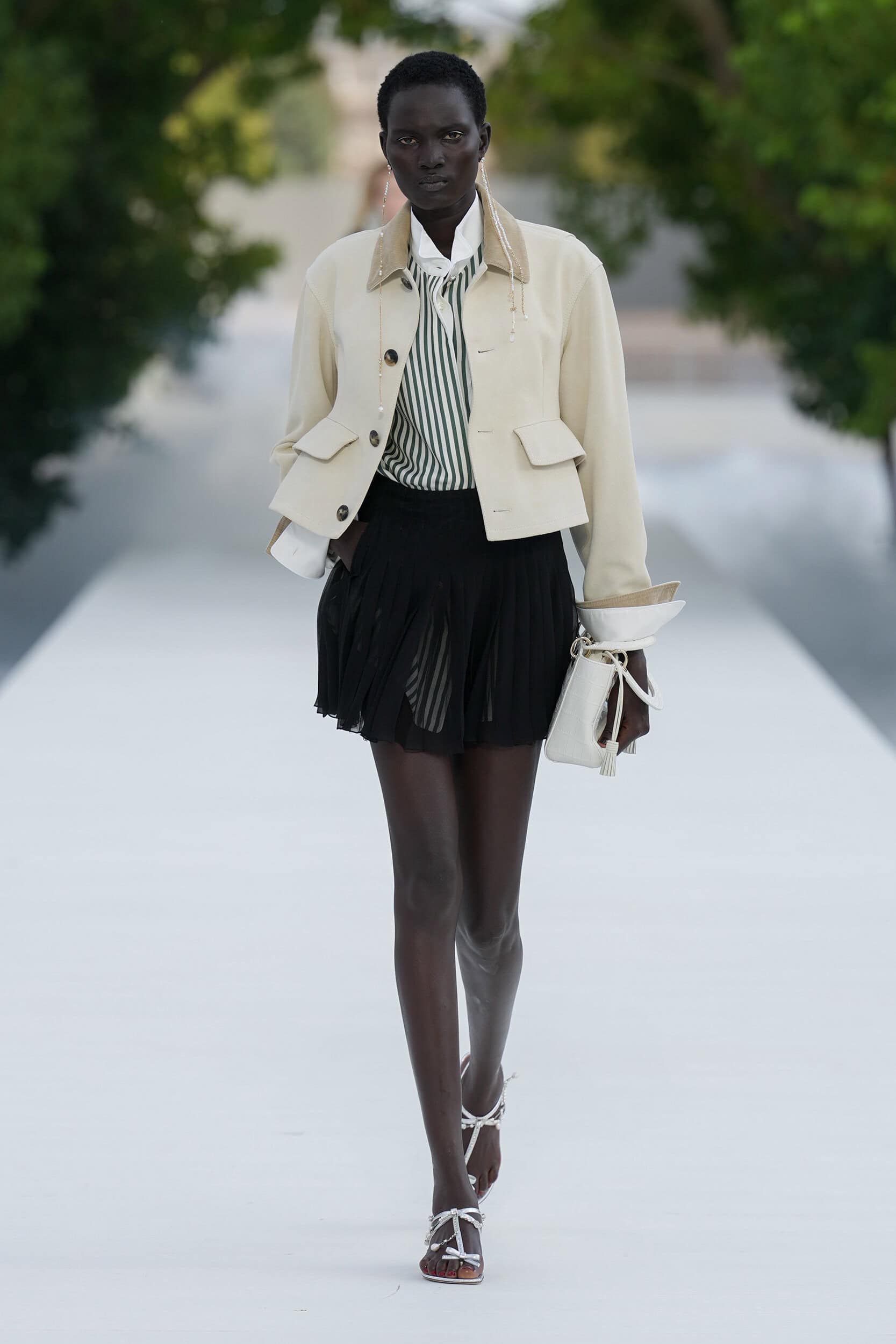 Look 60