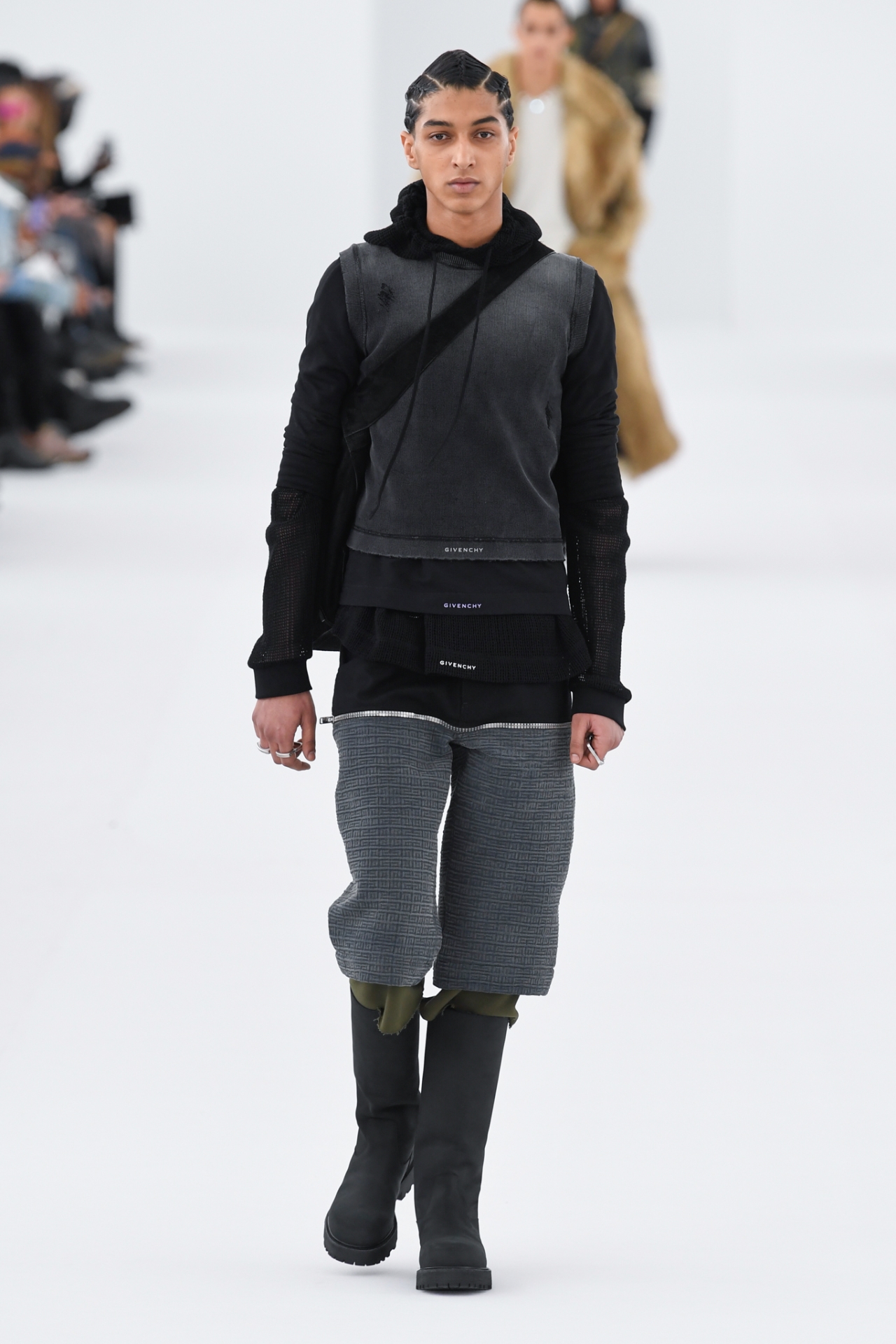 Look 50