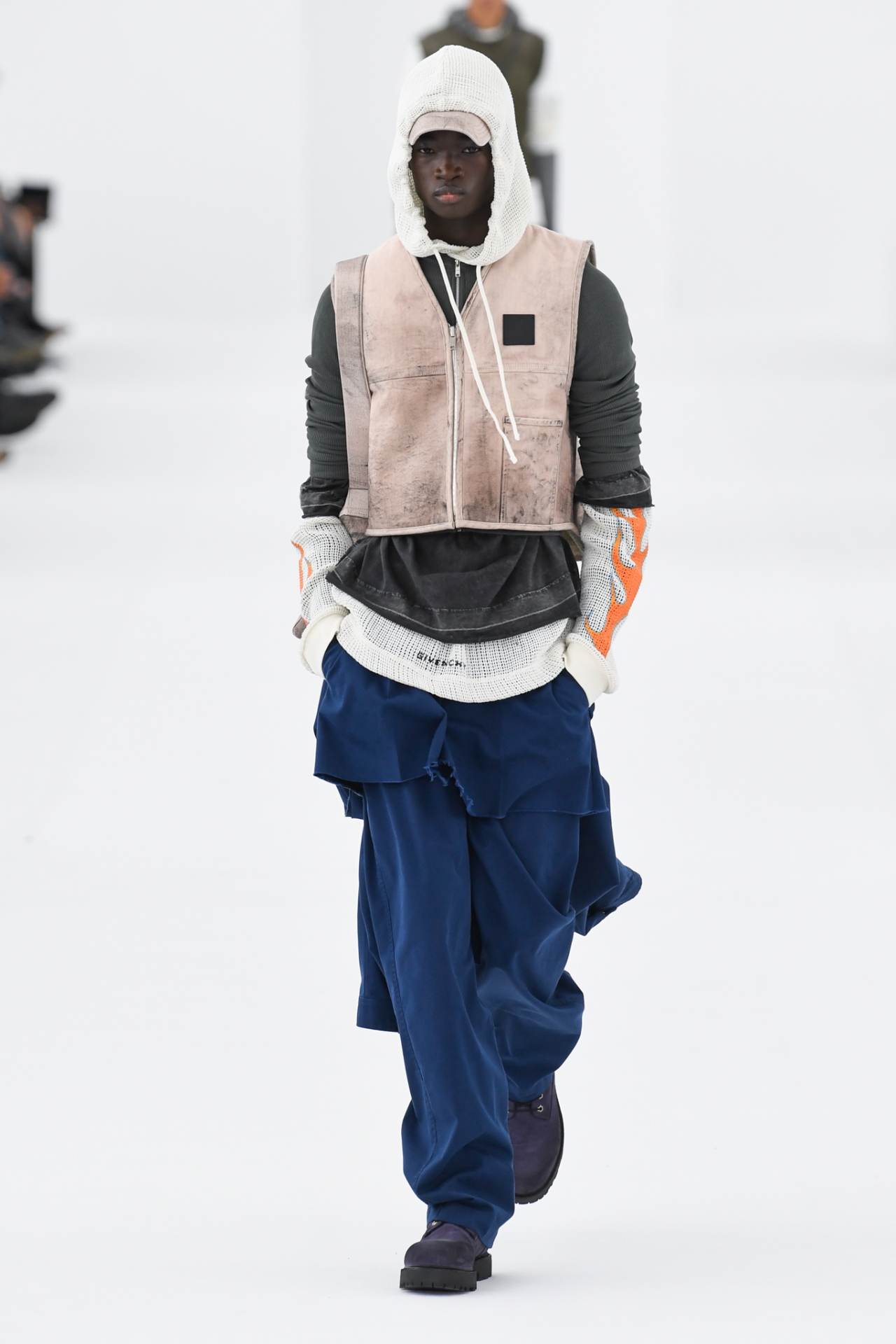 Look 8