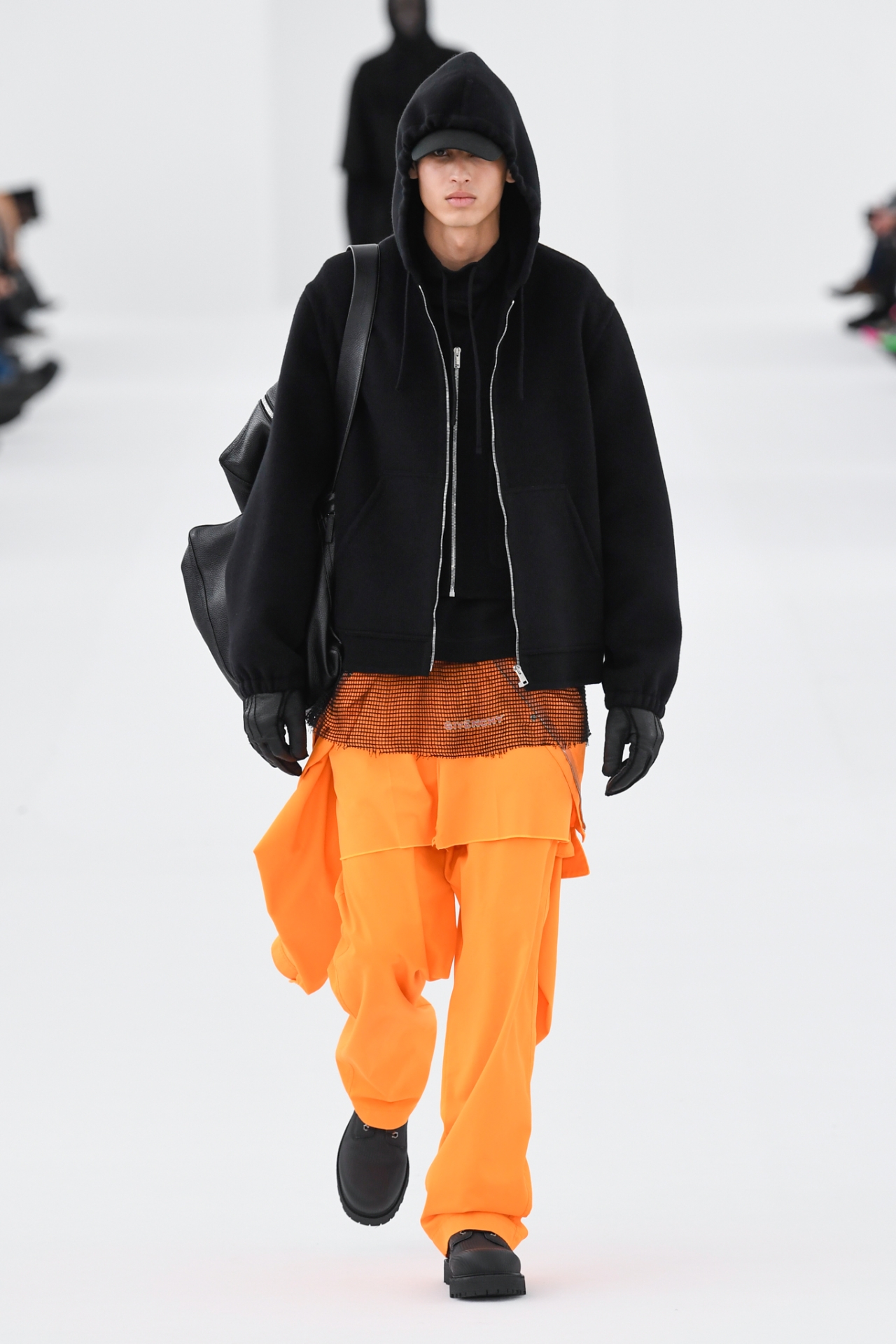 Look 17