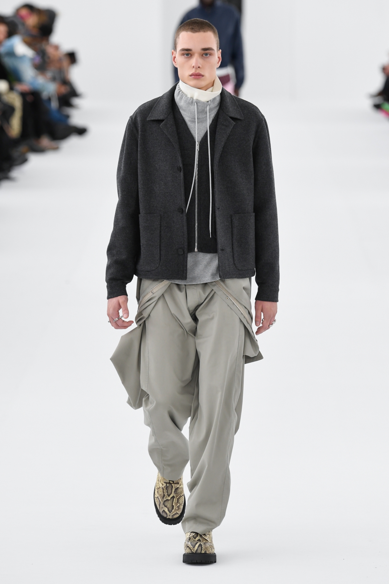 Look 19