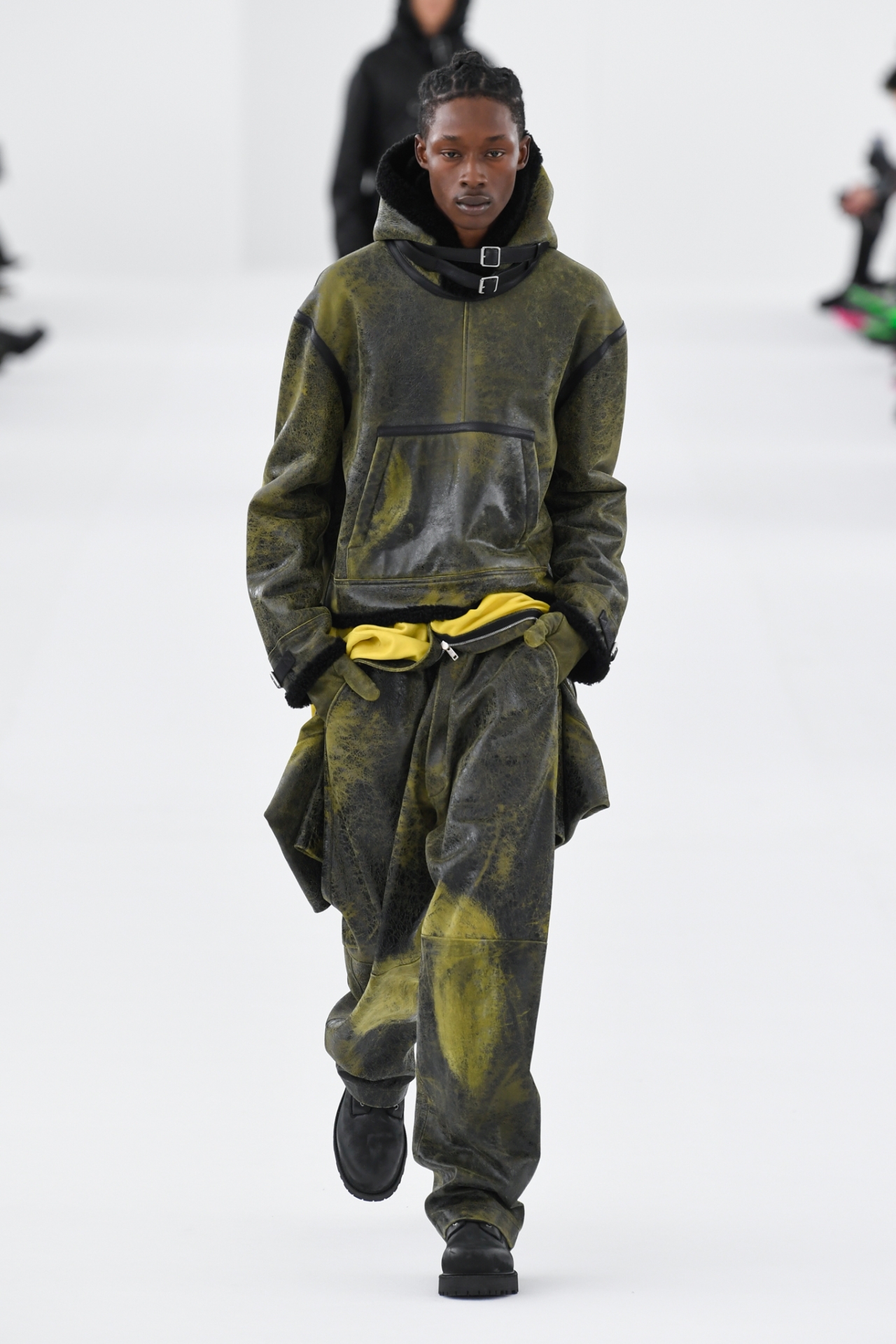 Look 24
