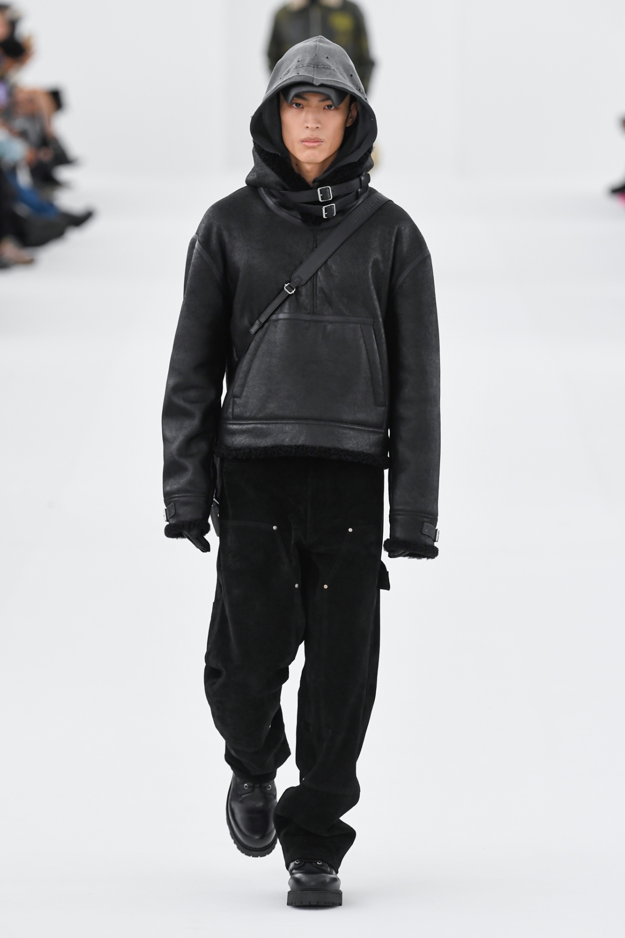 Look 25