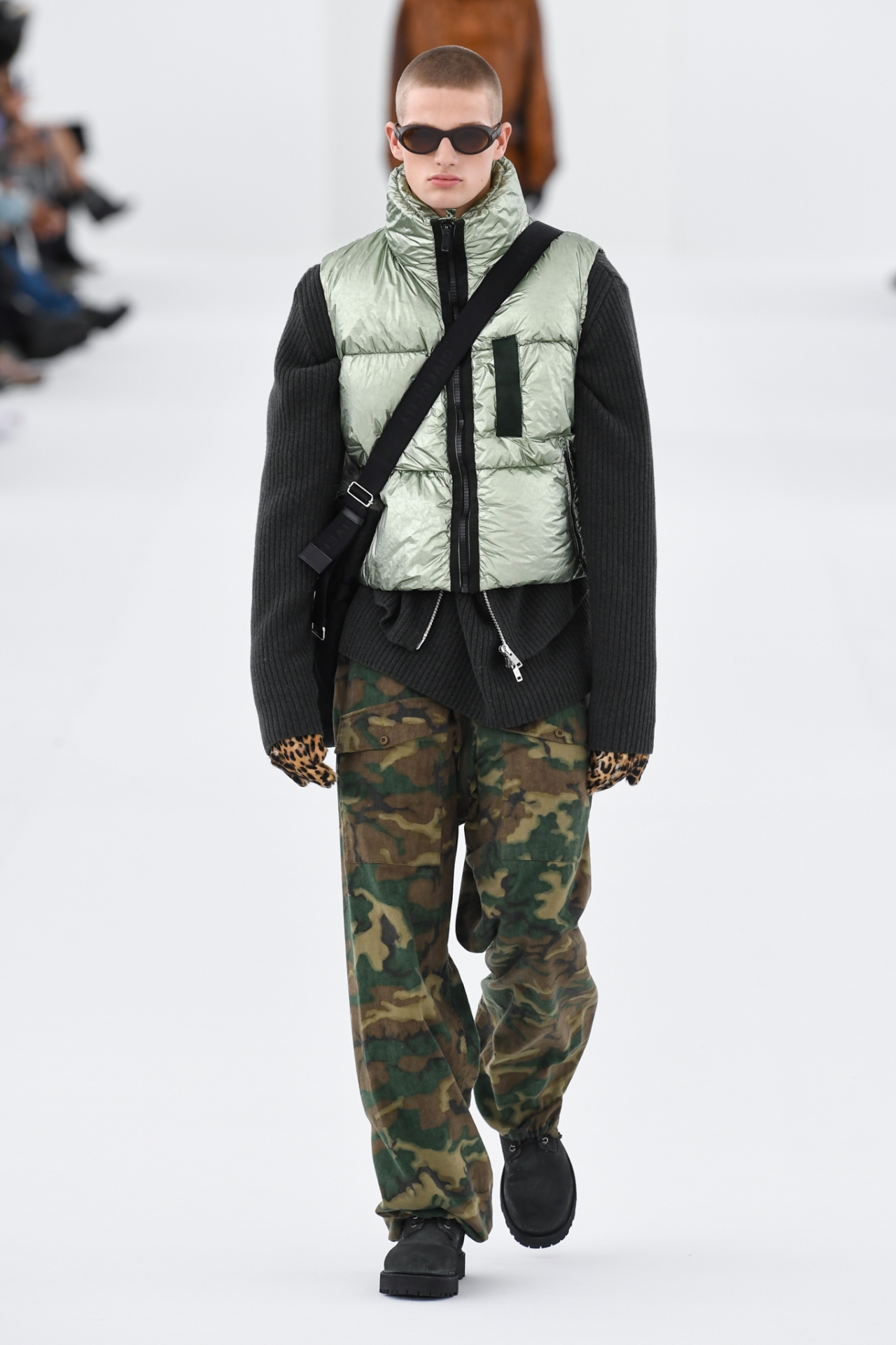 Look 27